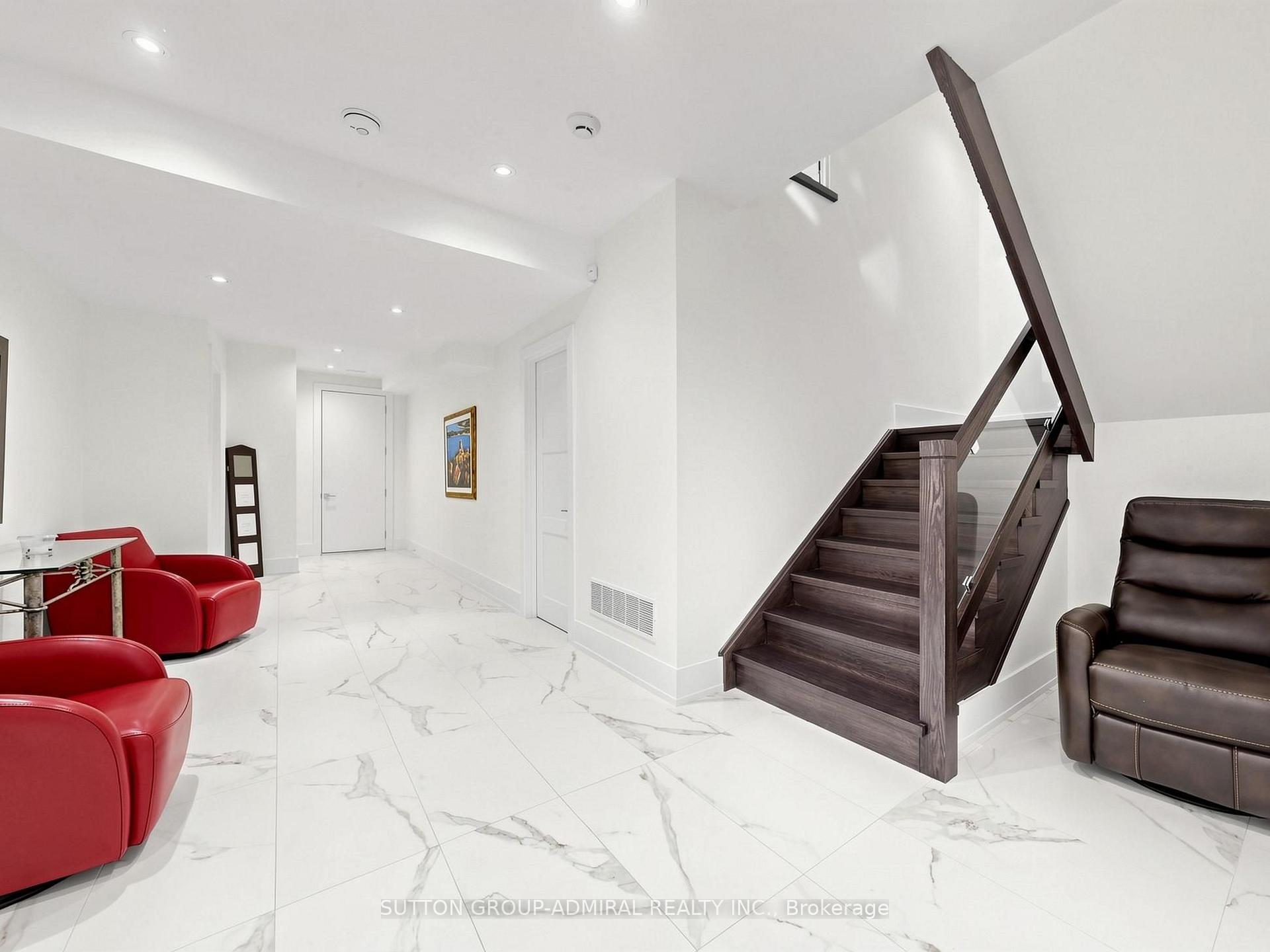 Photo 34 of 18 Dunsmore Gardens, North York, Clanton Park — HOMEH