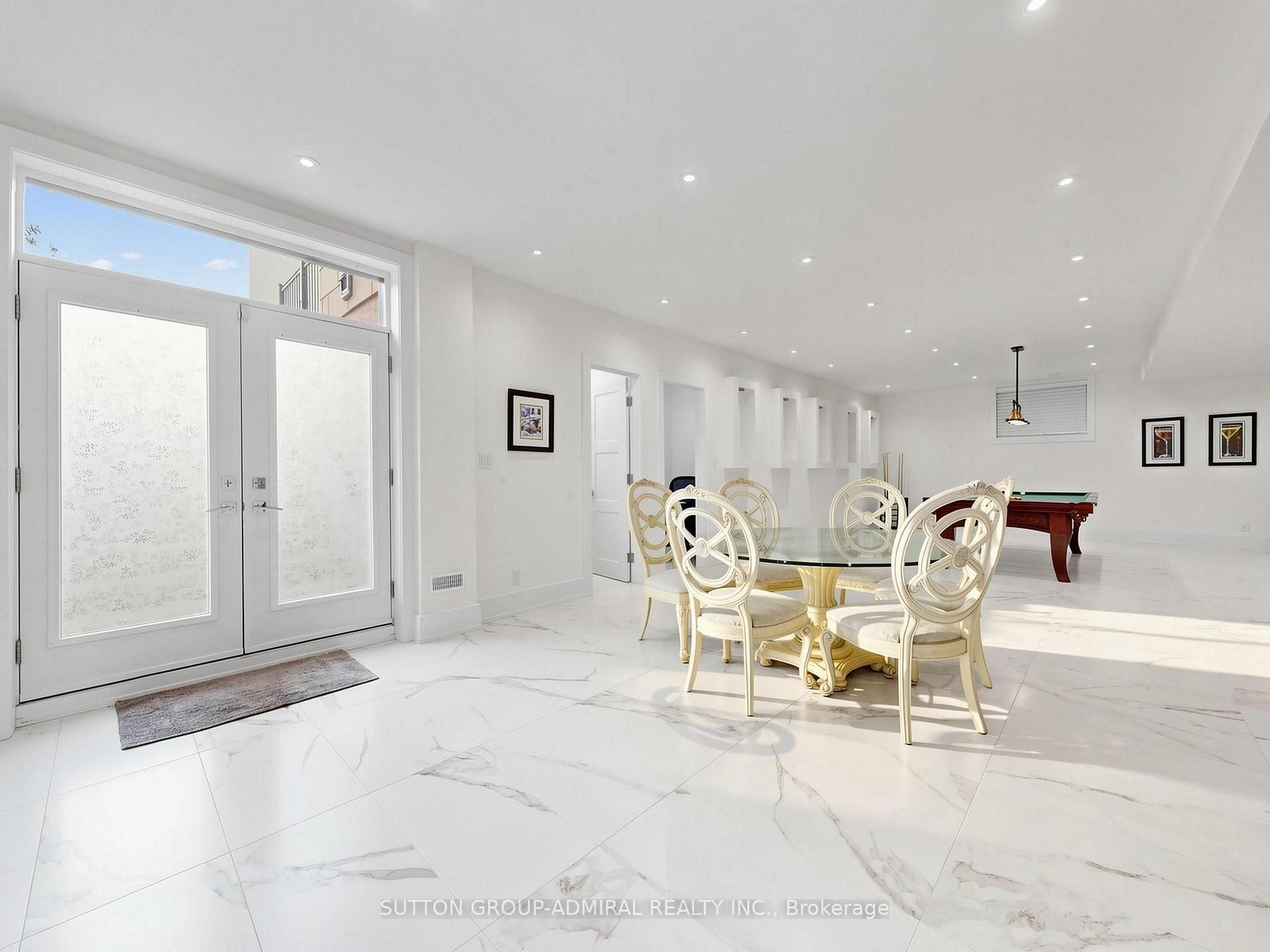 Photo 36 of 18 Dunsmore Gardens, North York, Clanton Park — HOMEH