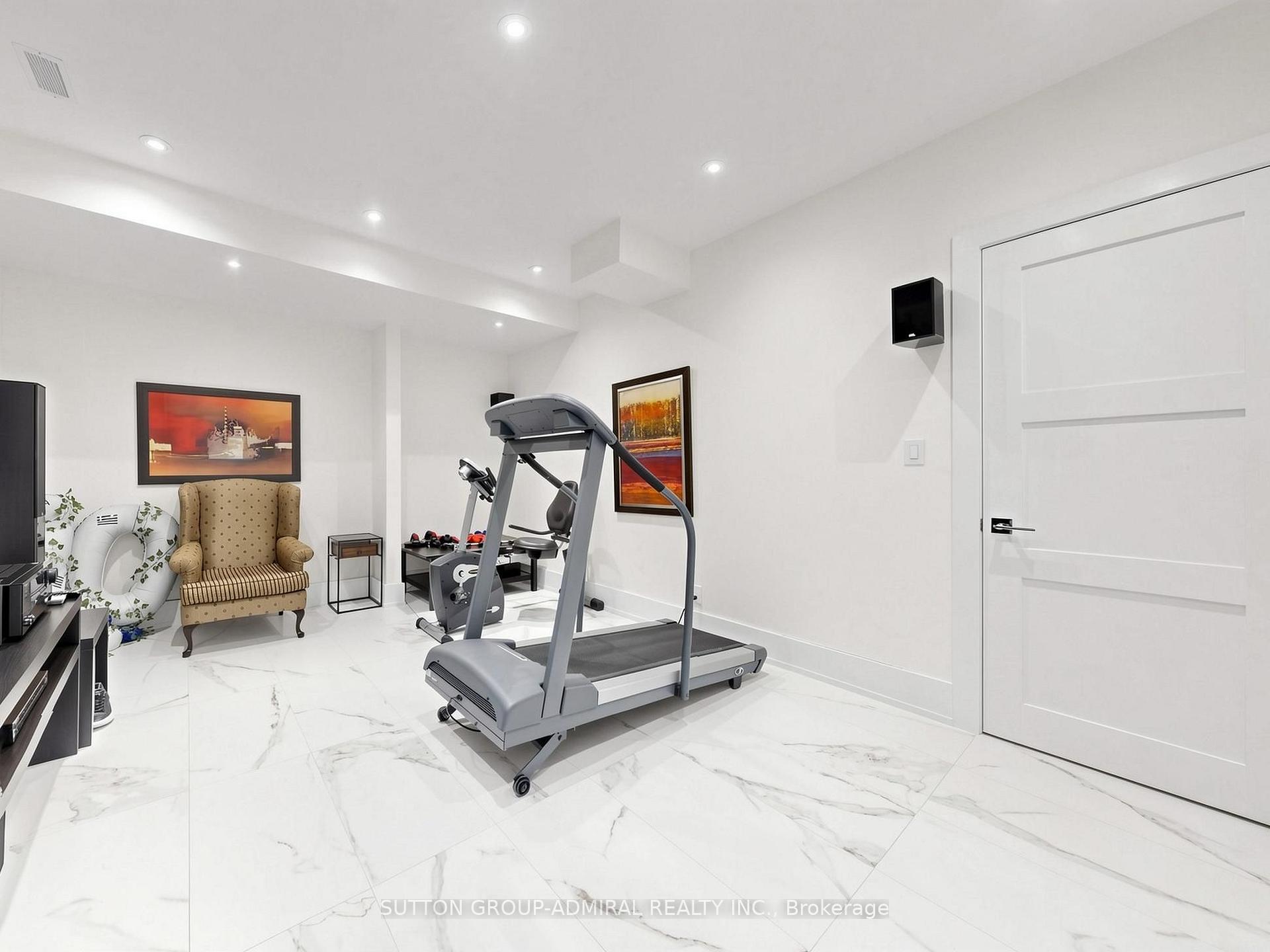 Photo 41 of 18 Dunsmore Gardens, North York, Clanton Park — HOMEH