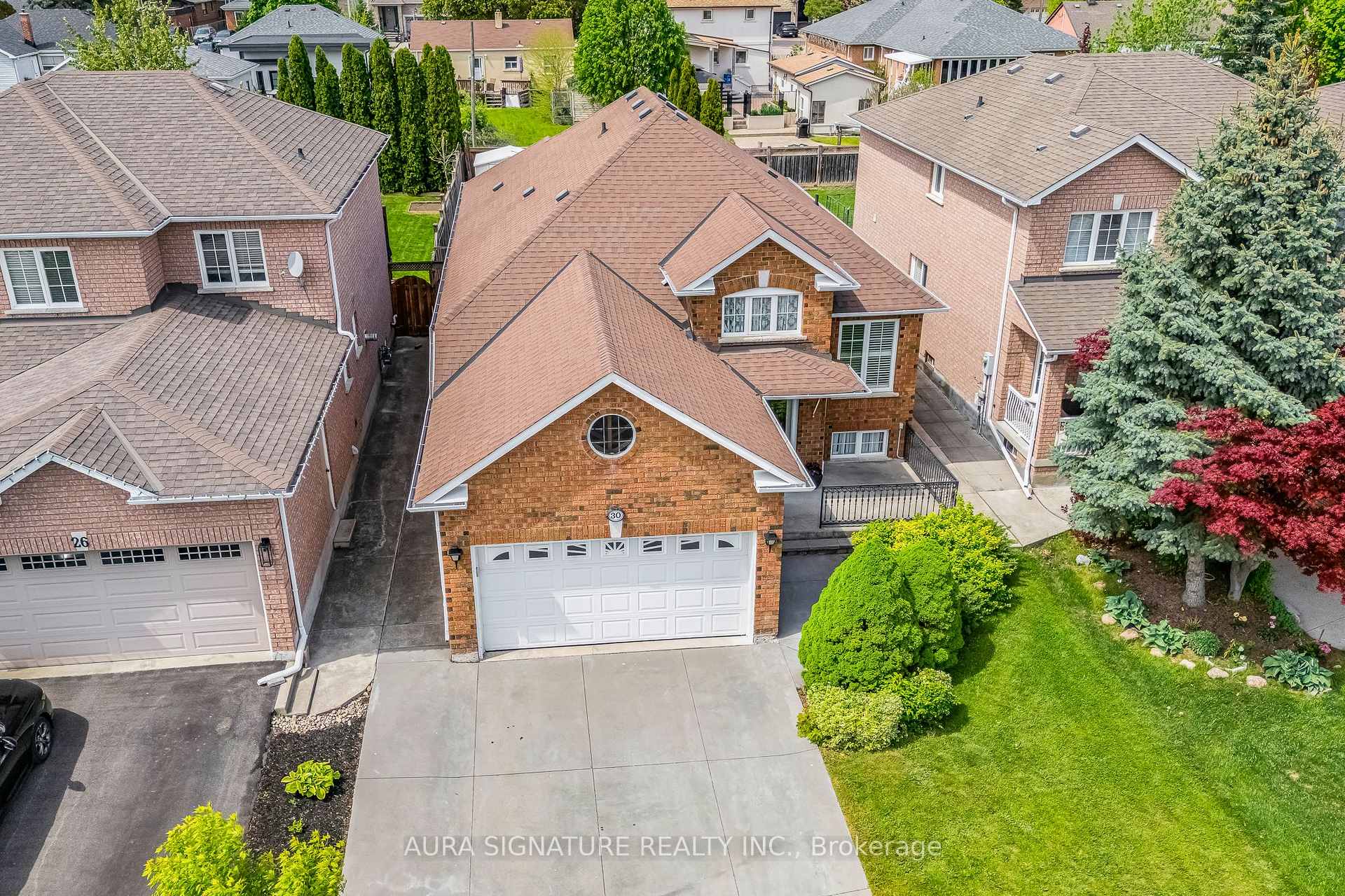 Photo 1 of 30 Graceview Court, Vaughan, West Woodbridge — HOMEH