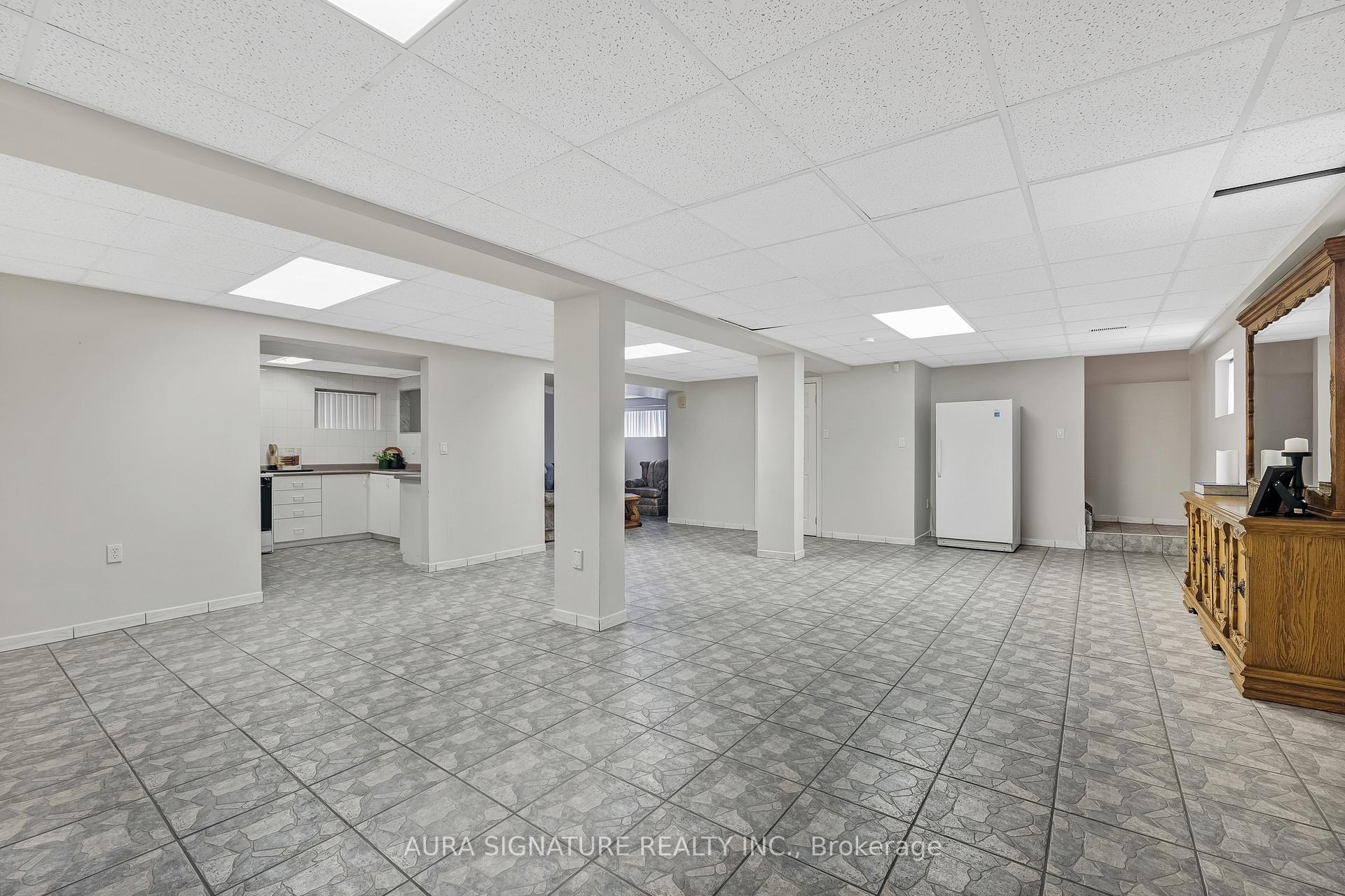 Photo 28 of 30 Graceview Court, Vaughan, West Woodbridge — HOMEH