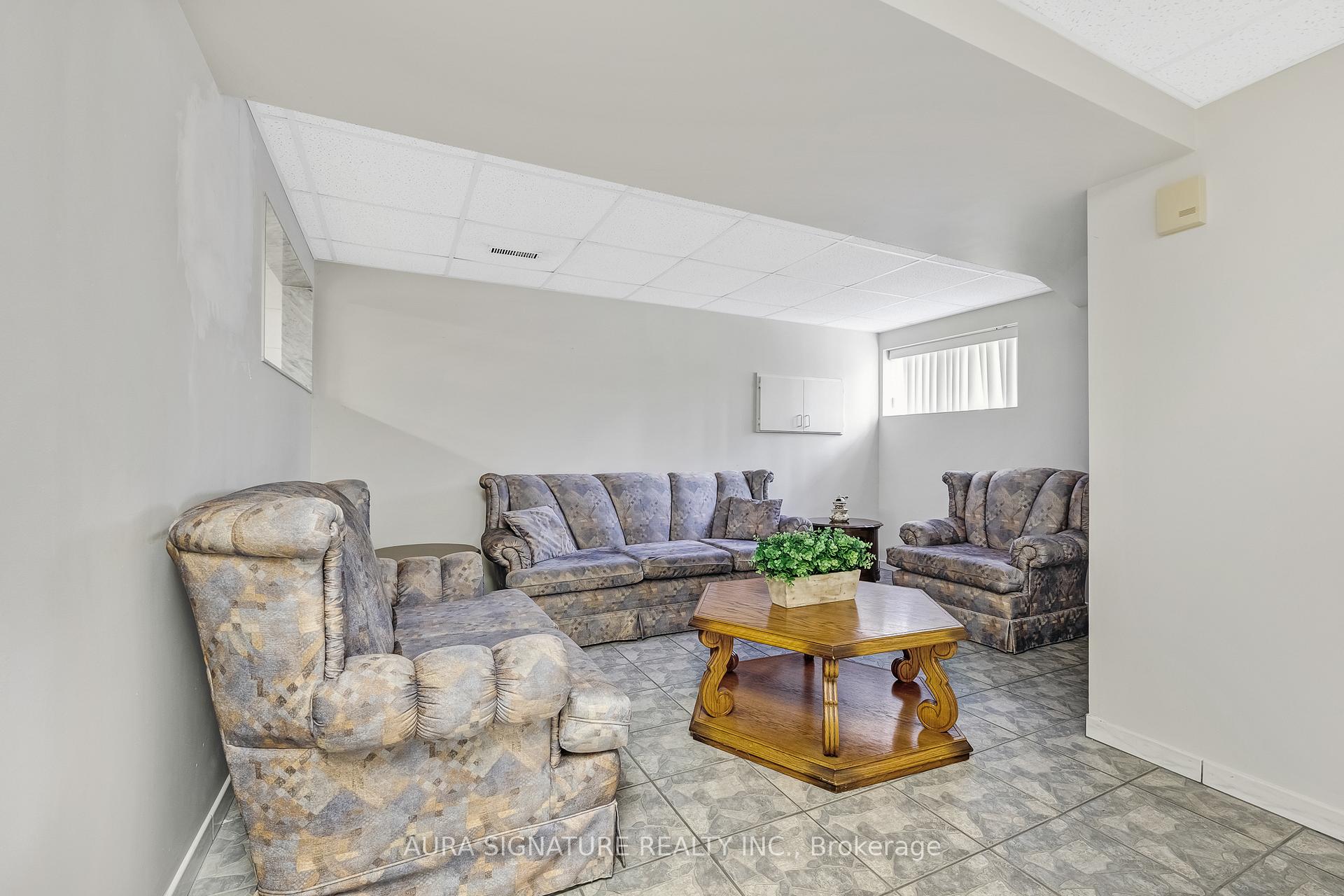 Photo 31 of 30 Graceview Court, Vaughan, West Woodbridge — HOMEH
