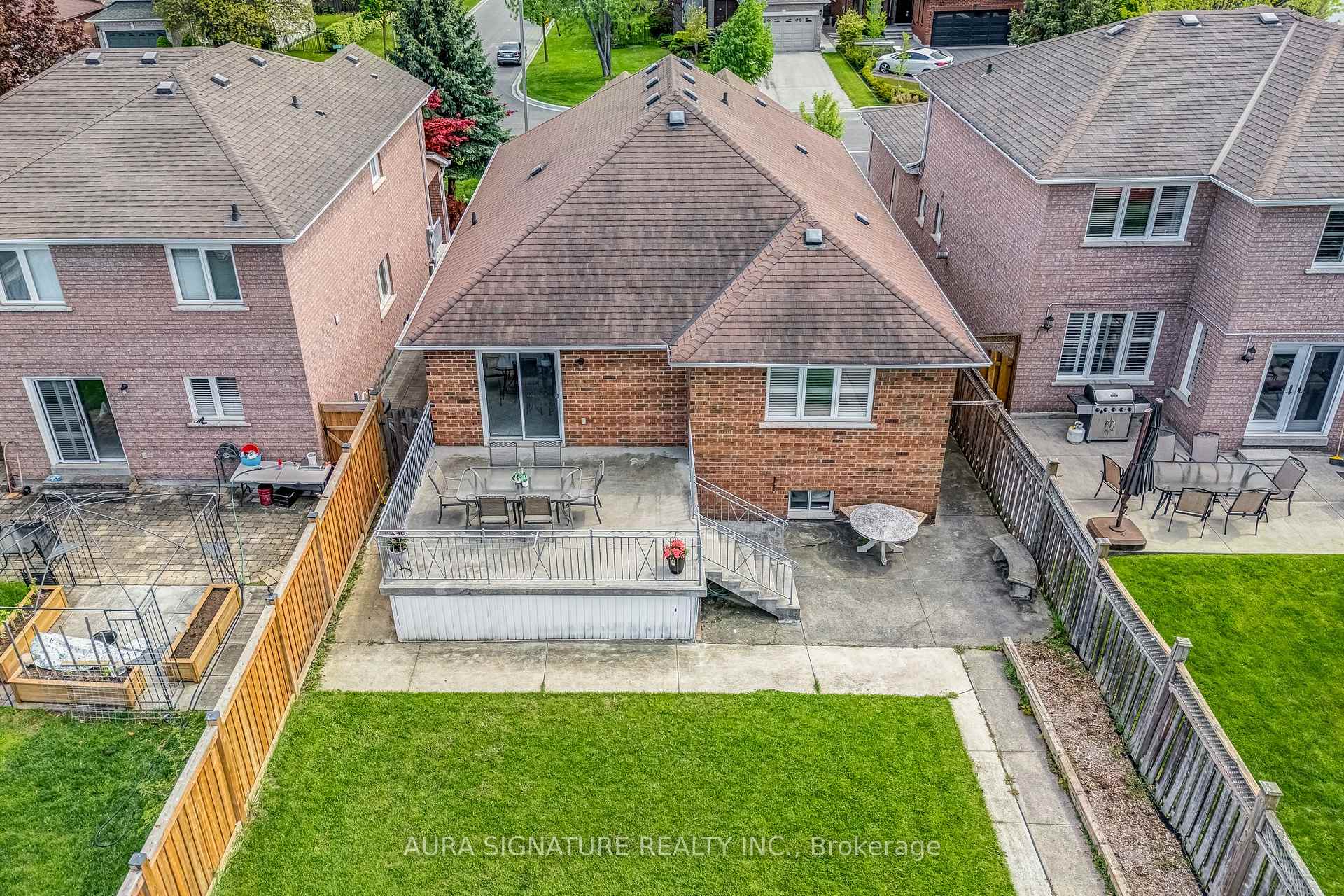 Photo 38 of 30 Graceview Court, Vaughan, West Woodbridge — HOMEH