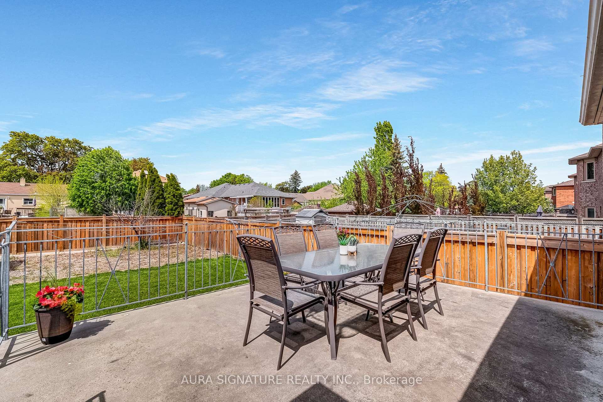 Photo 39 of 30 Graceview Court, Vaughan, West Woodbridge — HOMEH