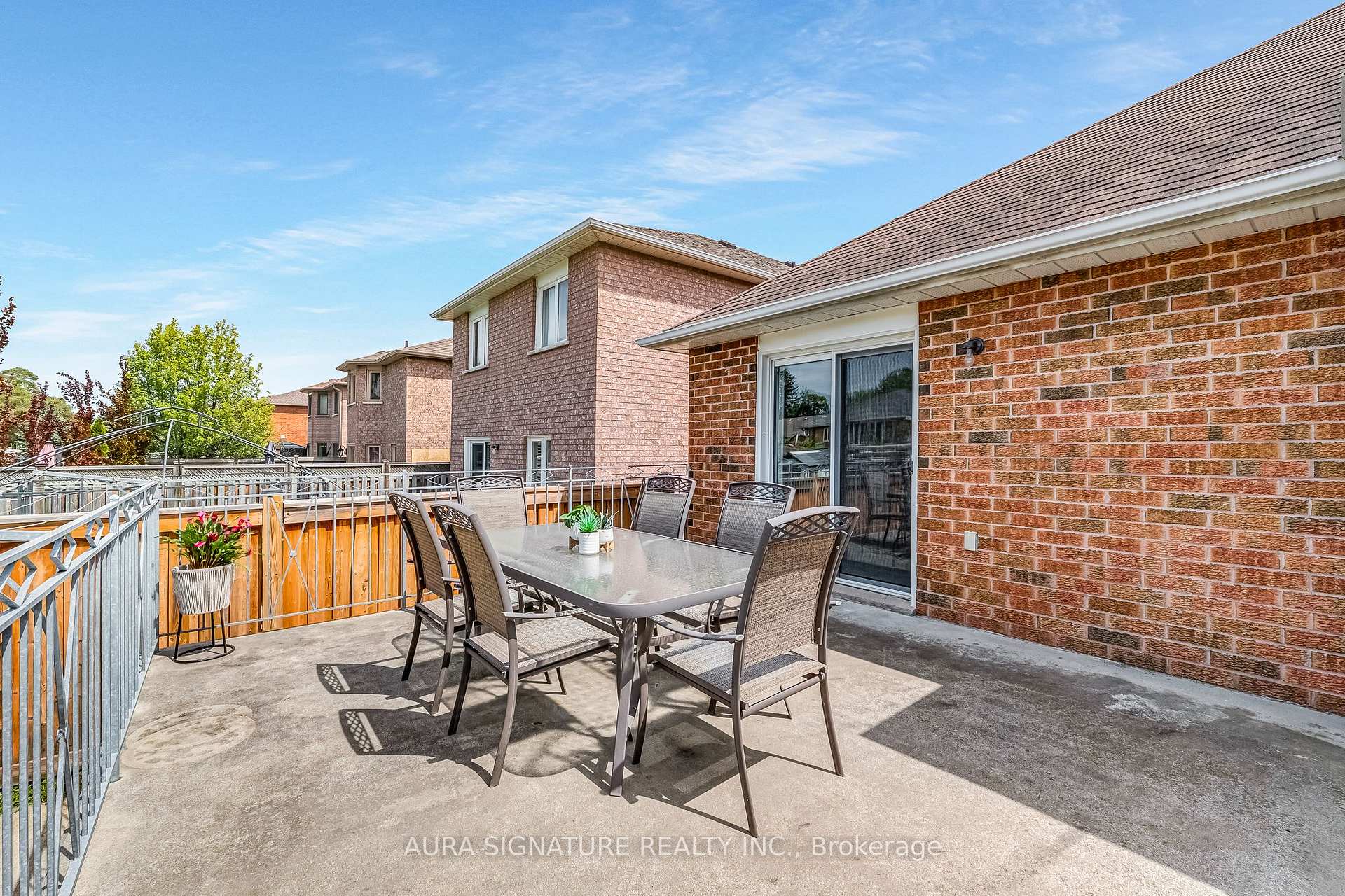 Photo 40 of 30 Graceview Court, Vaughan, West Woodbridge — HOMEH