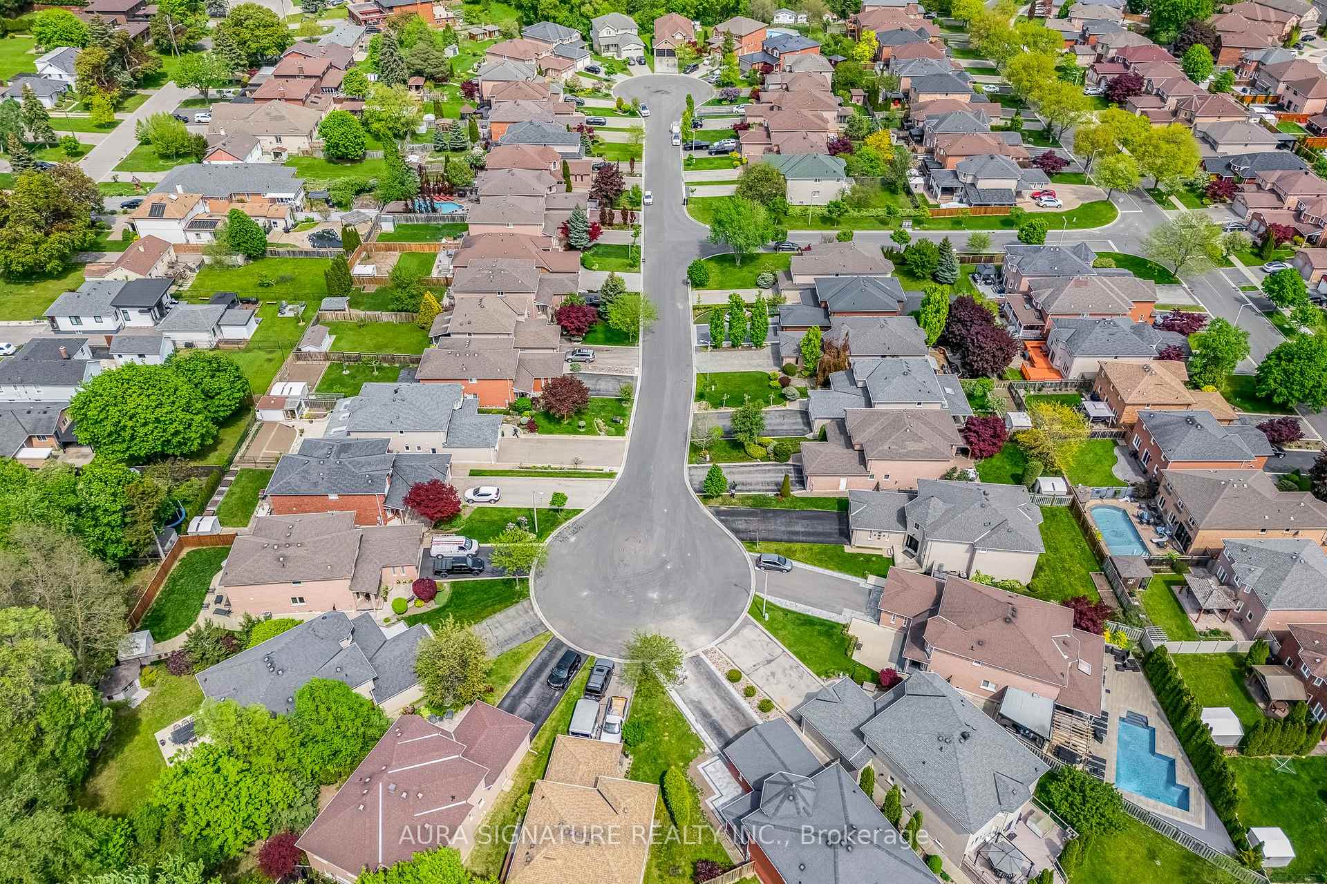 Photo 44 of 30 Graceview Court, Vaughan, West Woodbridge — HOMEH