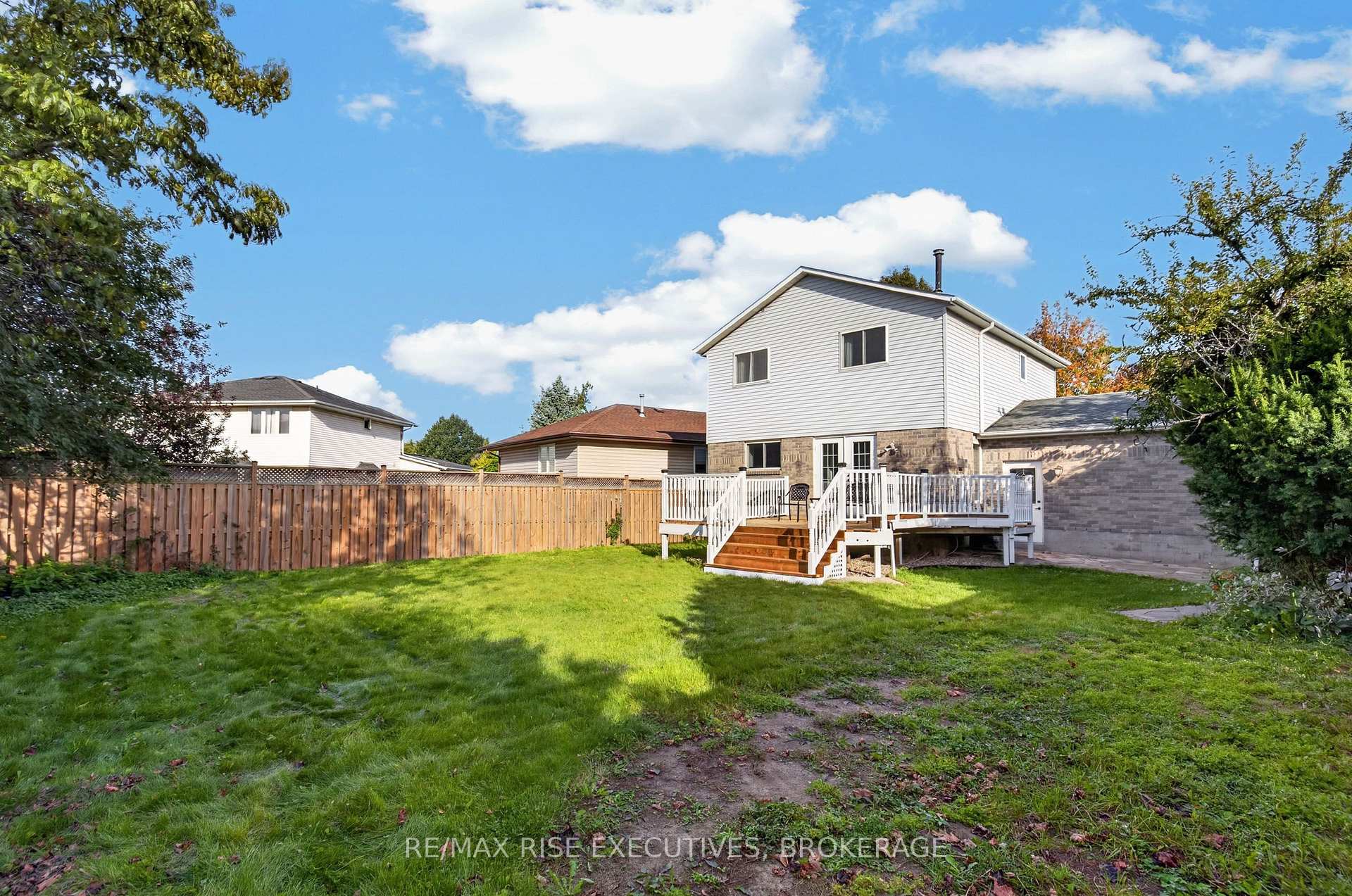 Photo 6 of 947 Prestwick Crescent, Kingston, East Gardiners Rd — HOMEH