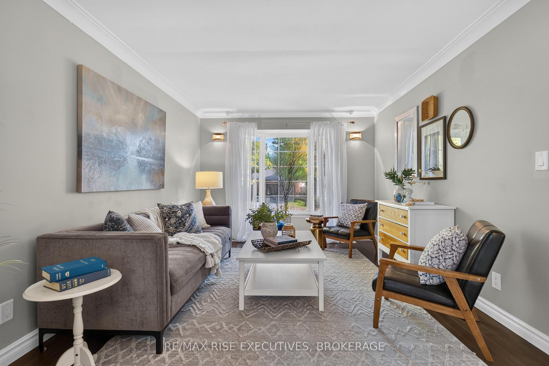 Photo 13 of 947 Prestwick Crescent, Kingston, East Gardiners Rd — HOMEH