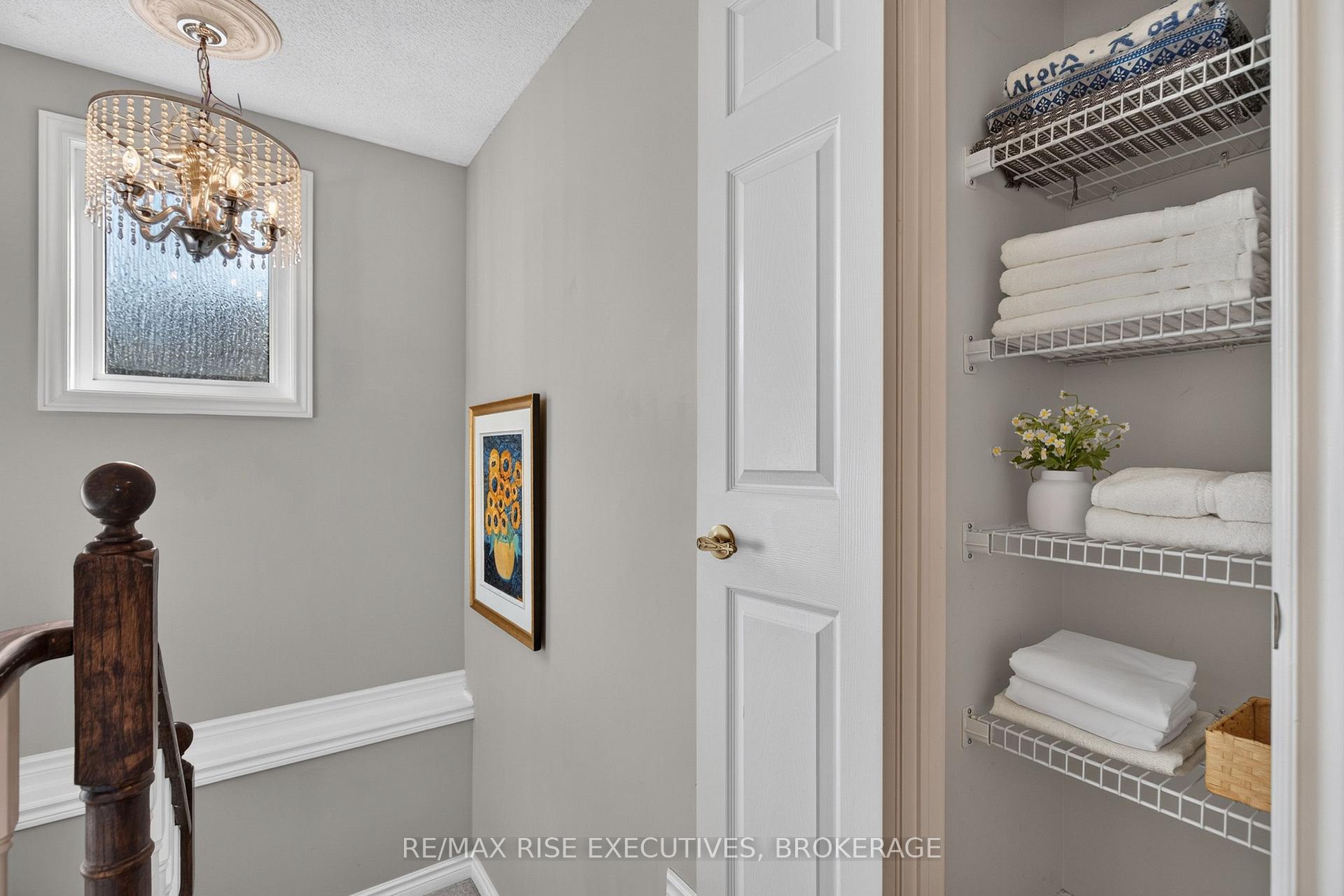 Photo 25 of 947 Prestwick Crescent, Kingston, East Gardiners Rd — HOMEH