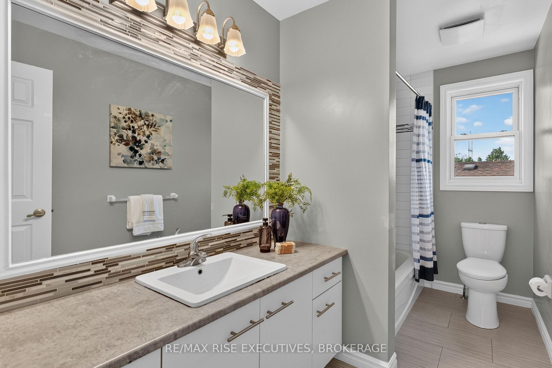 Photo 29 of 947 Prestwick Crescent, Kingston, East Gardiners Rd — HOMEH