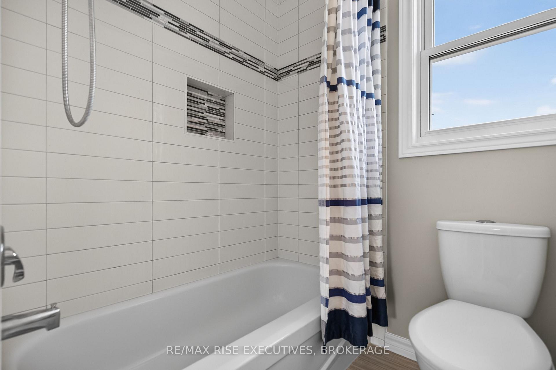 Photo 30 of 947 Prestwick Crescent, Kingston, East Gardiners Rd — HOMEH