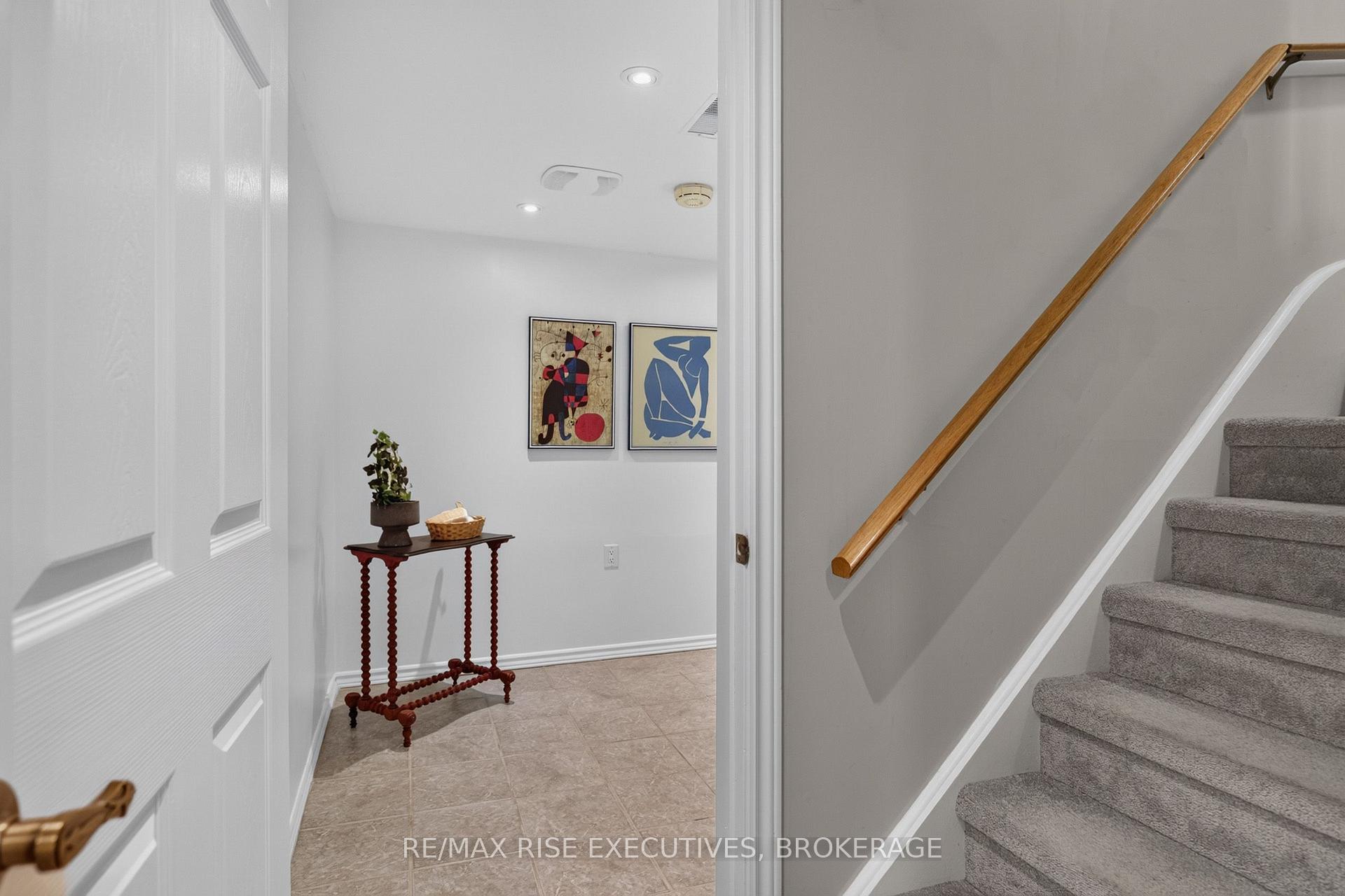 Photo 38 of 947 Prestwick Crescent, Kingston, East Gardiners Rd — HOMEH