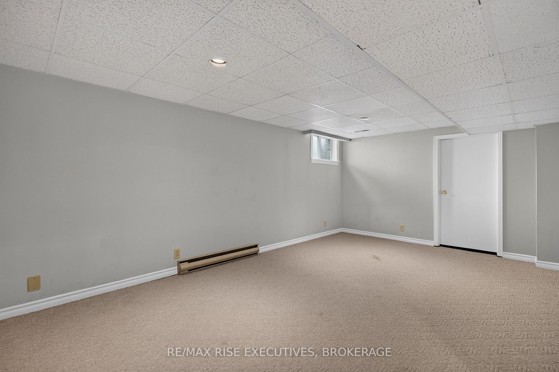 Photo 40 of 947 Prestwick Crescent, Kingston, East Gardiners Rd — HOMEH