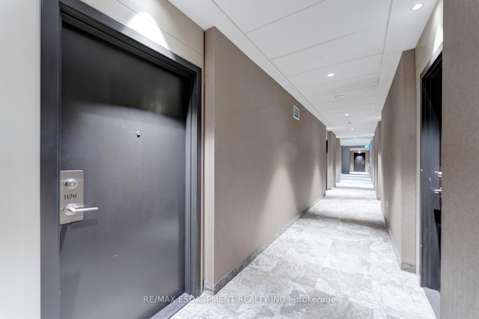 Photo 2 of Unit 1120, 10 Honeycrisp Crescent, Vaughan, Vaughan Corporate Centre — HOMEH