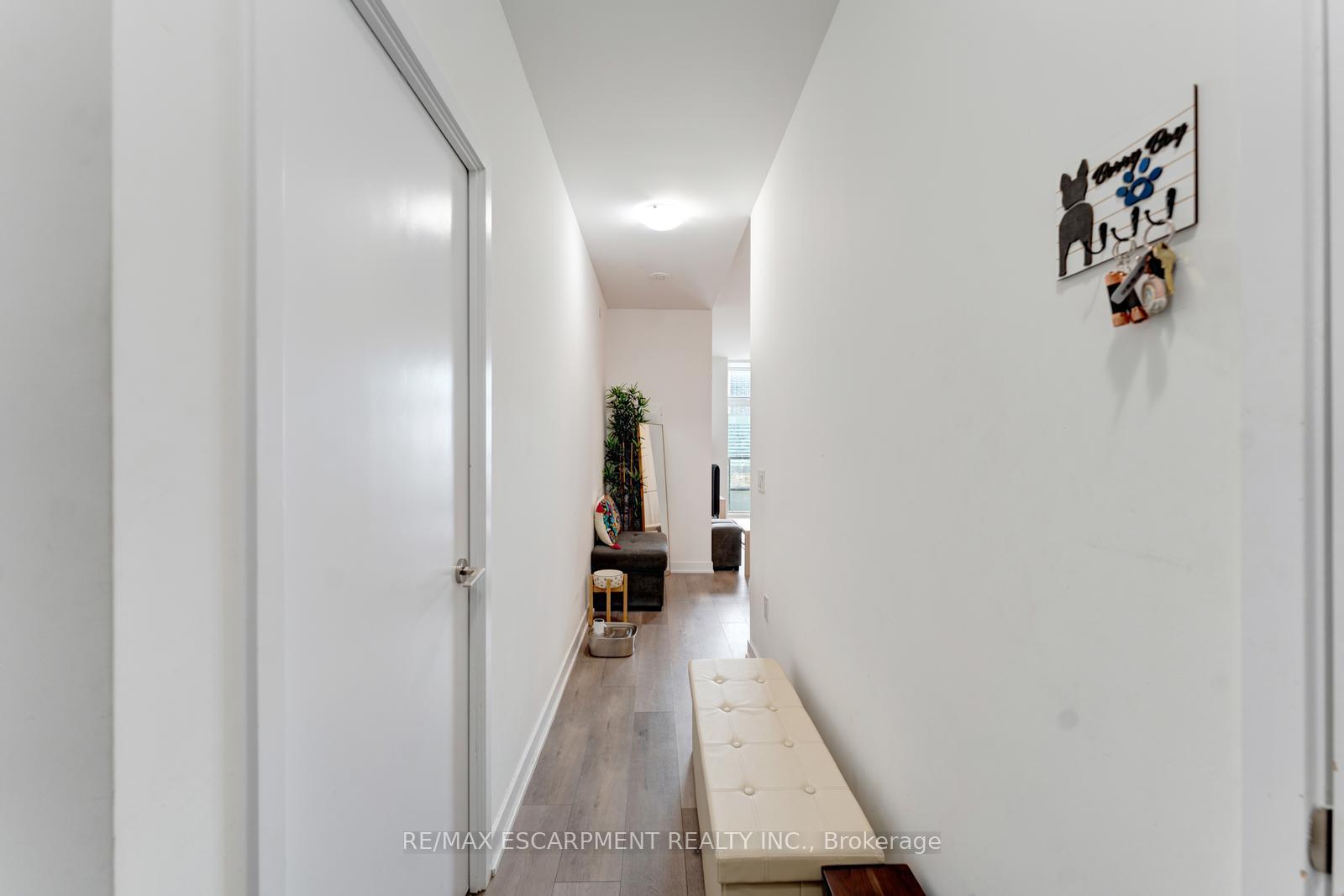 Photo 3 of Unit 1120, 10 Honeycrisp Crescent, Vaughan, Vaughan Corporate Centre — HOMEH