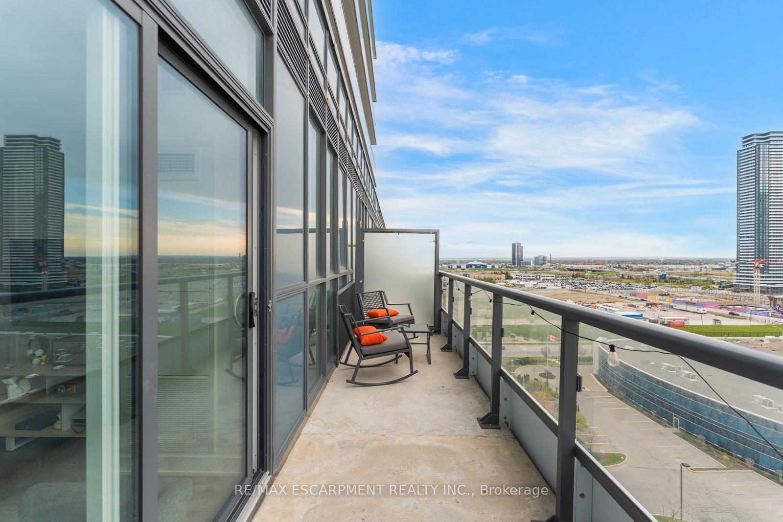 Photo 20 of Unit 1120, 10 Honeycrisp Crescent, Vaughan, Vaughan Corporate Centre — HOMEH