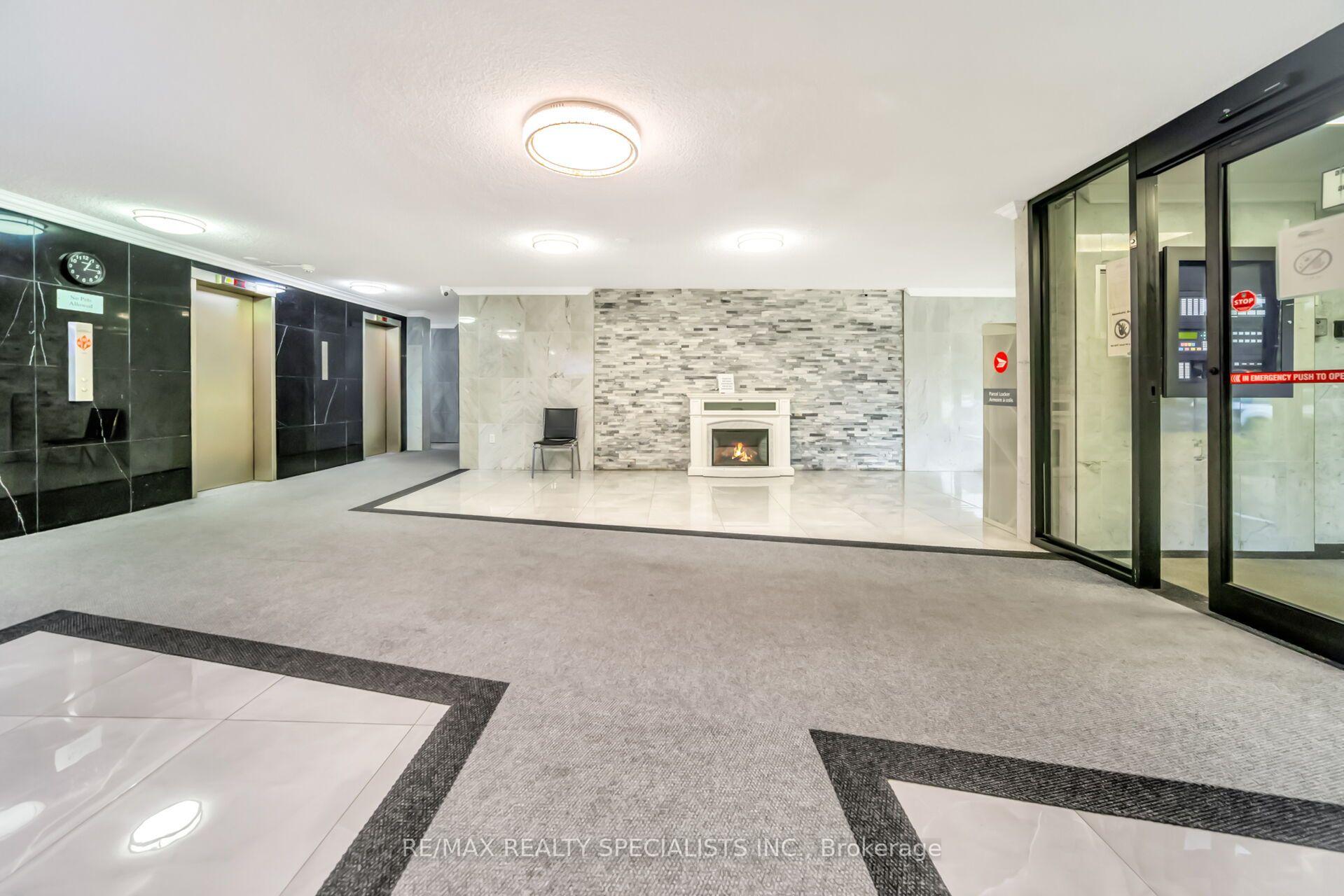 Photo 5 of Unit 1008, 4 Kings Cross Road, Brampton, Queen Street Corridor — HOMEH