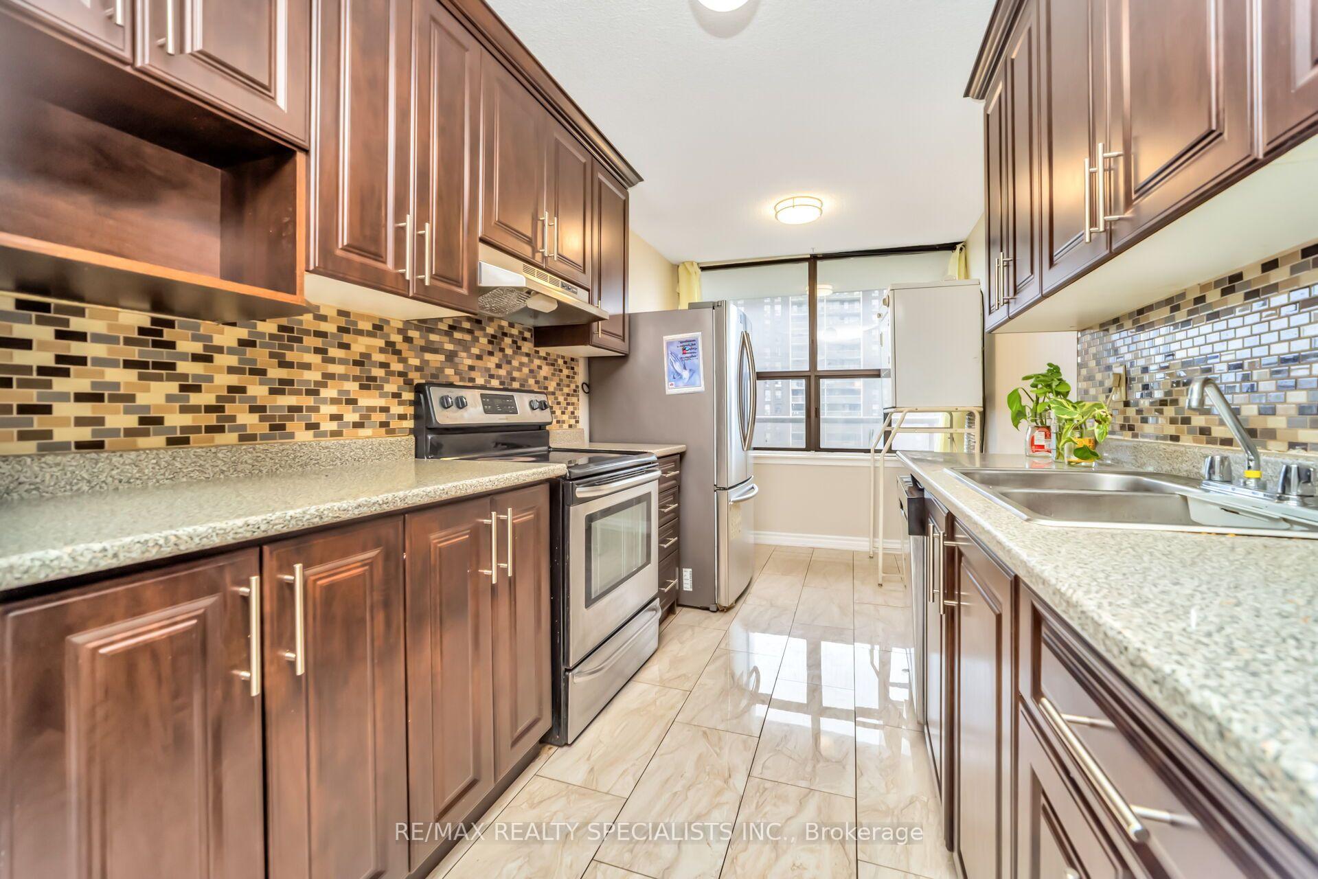 Photo 16 of Unit 1008, 4 Kings Cross Road, Brampton, Queen Street Corridor — HOMEH