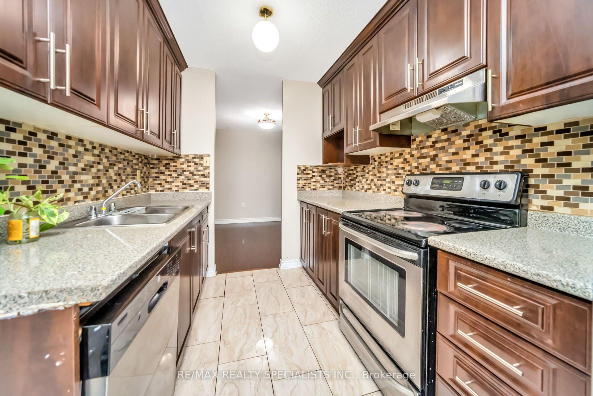Photo 18 of Unit 1008, 4 Kings Cross Road, Brampton, Queen Street Corridor — HOMEH