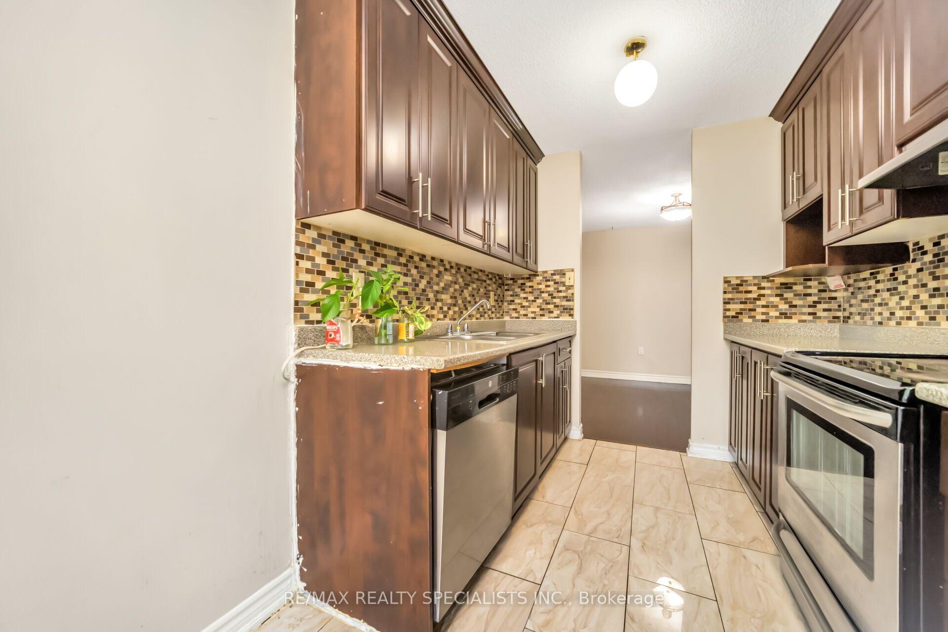 Photo 19 of Unit 1008, 4 Kings Cross Road, Brampton, Queen Street Corridor — HOMEH
