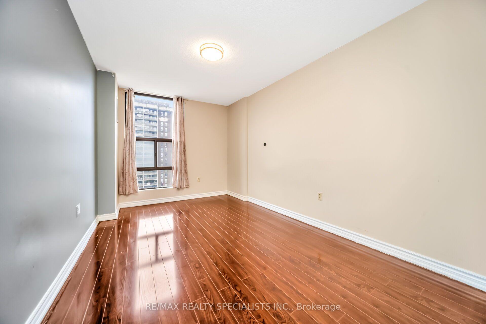 Photo 20 of Unit 1008, 4 Kings Cross Road, Brampton, Queen Street Corridor — HOMEH