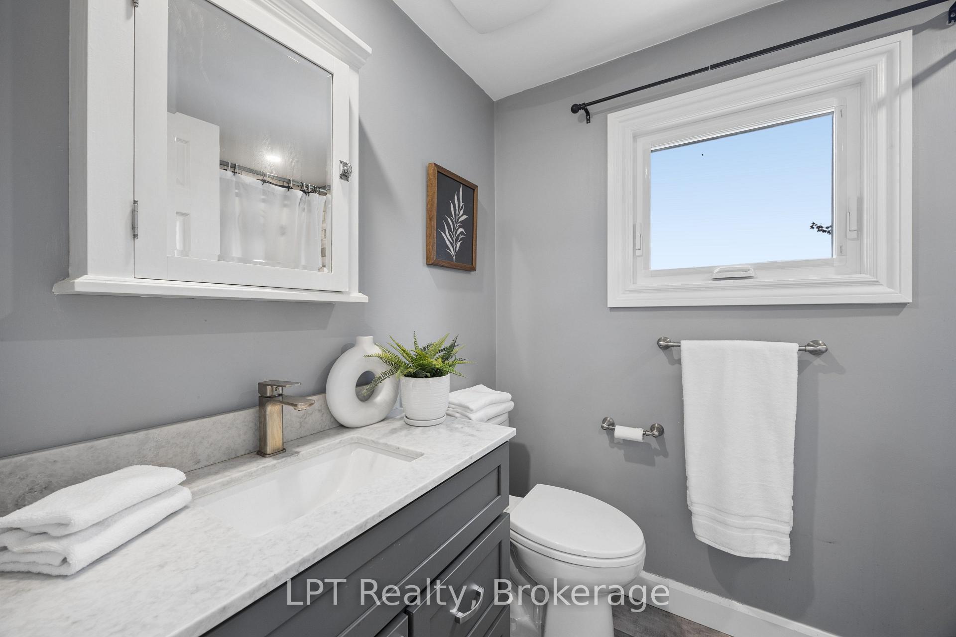 Photo 20 of 178 Sandringham Drive, Clarington, Courtice — HOMEH