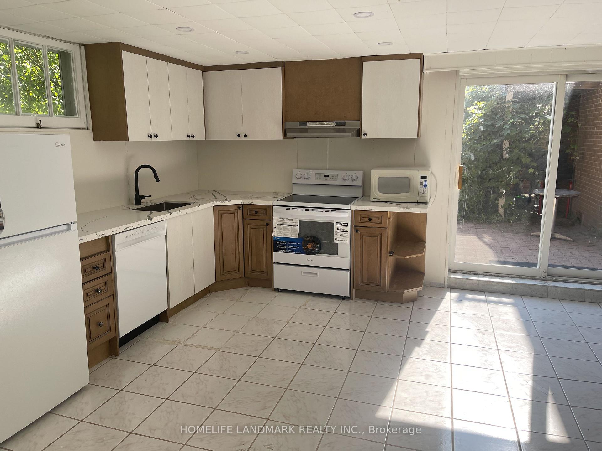 Photo 3 of BASEMENT 74 Valentine Drive, North York, Parkwoods-Donalda — HOMEH
