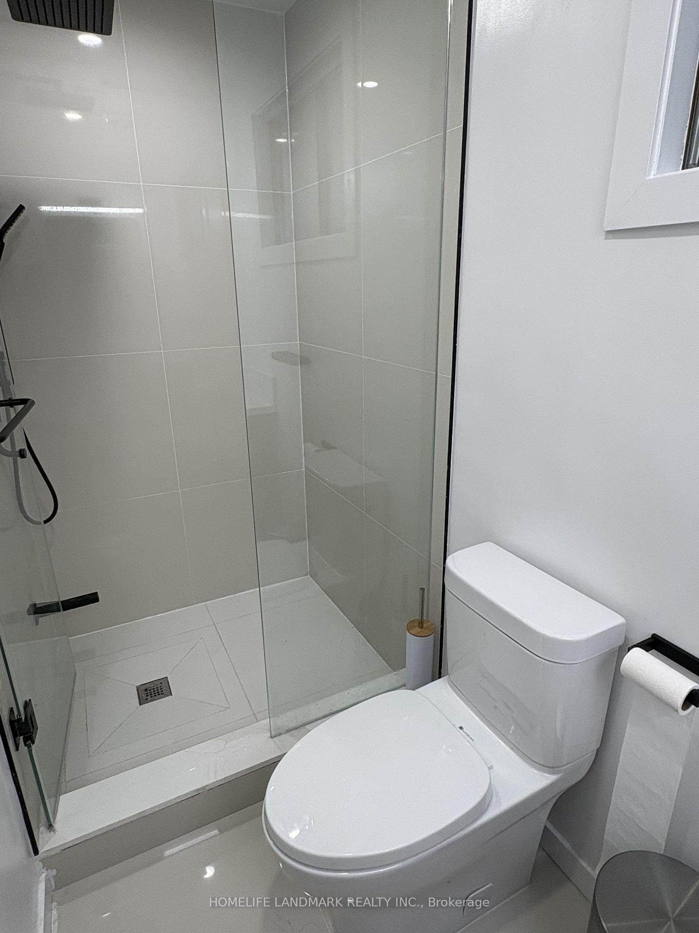 Photo 7 of BASEMENT 74 Valentine Drive, North York, Parkwoods-Donalda — HOMEH
