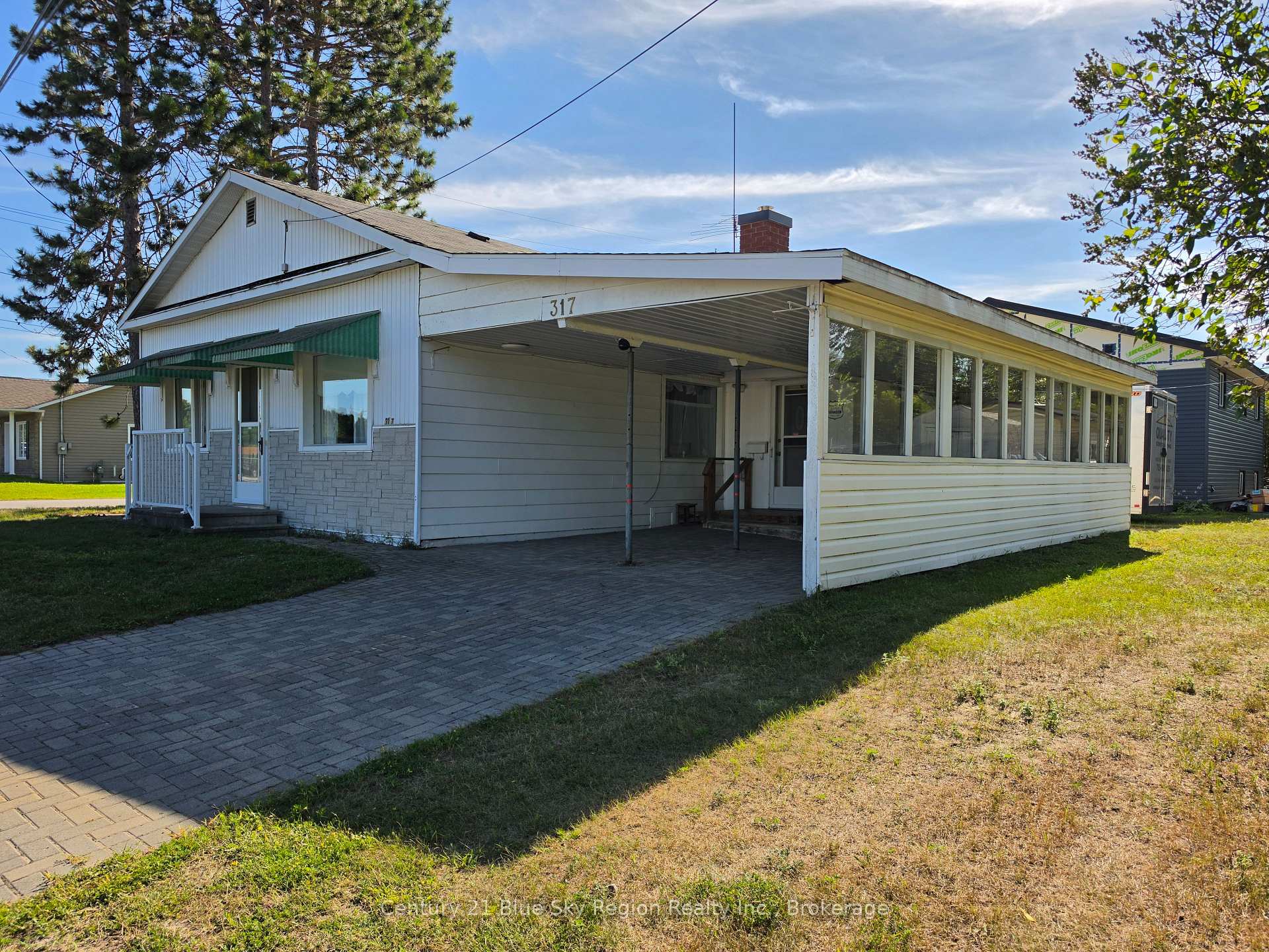 Photo 2 of 317 Nipissing Street, West Nipissing, Sturgeon Falls — HOMEH