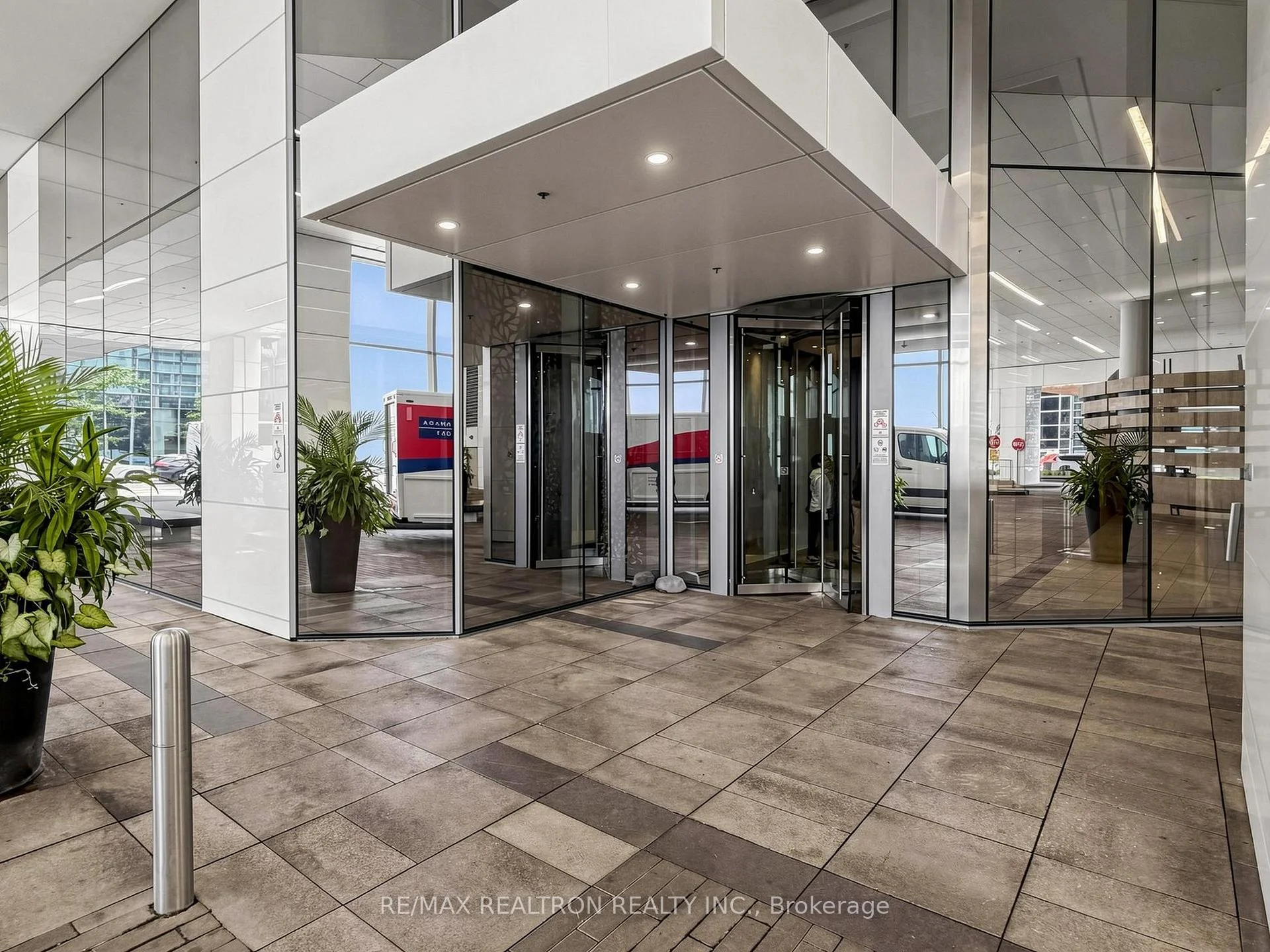 Photo 4 of Unit 1504, 88 Harbour Street, Toronto, Waterfront Communities — HOMEH