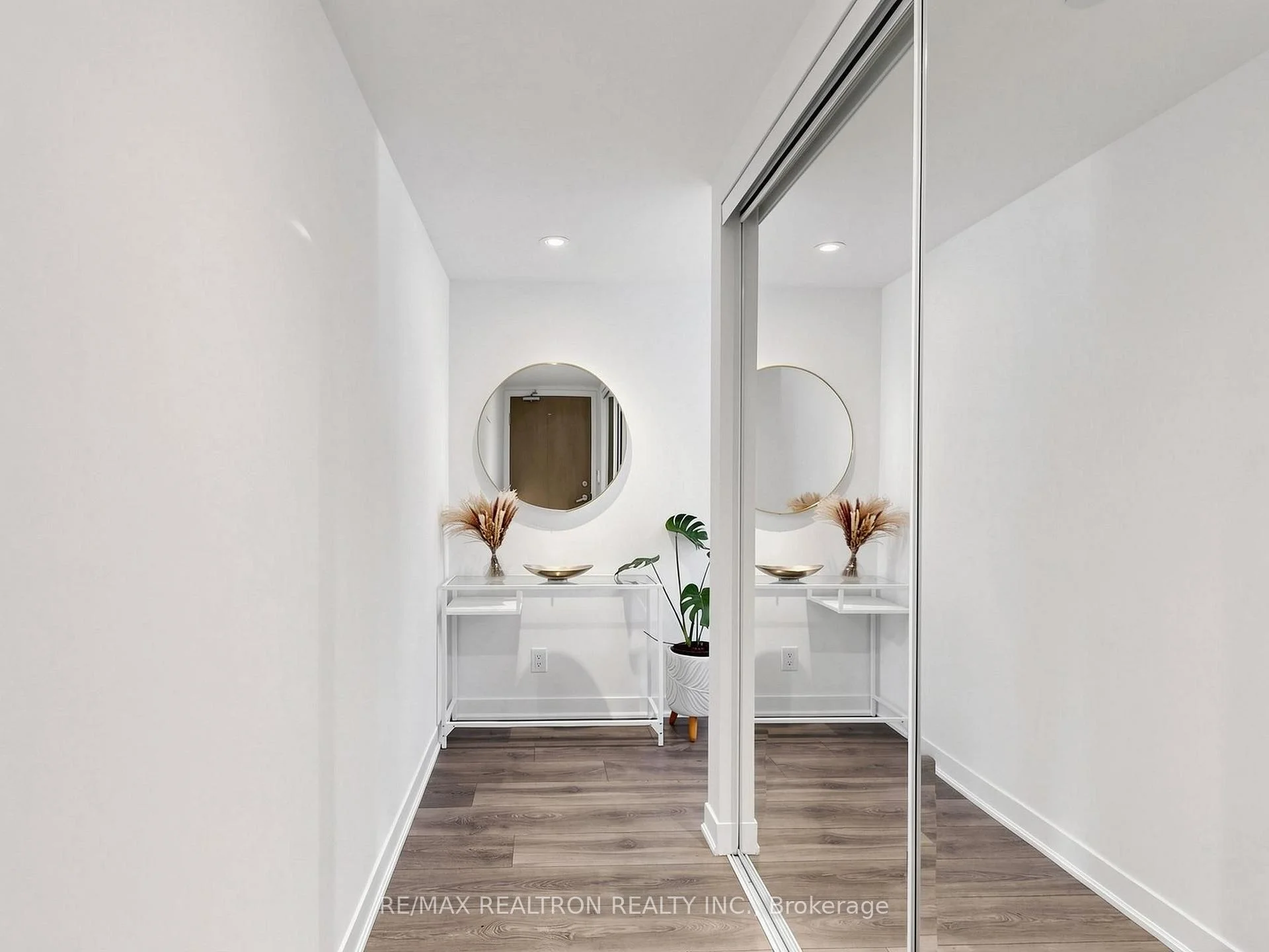 Photo 7 of Unit 1504, 88 Harbour Street, Toronto, Waterfront Communities — HOMEH