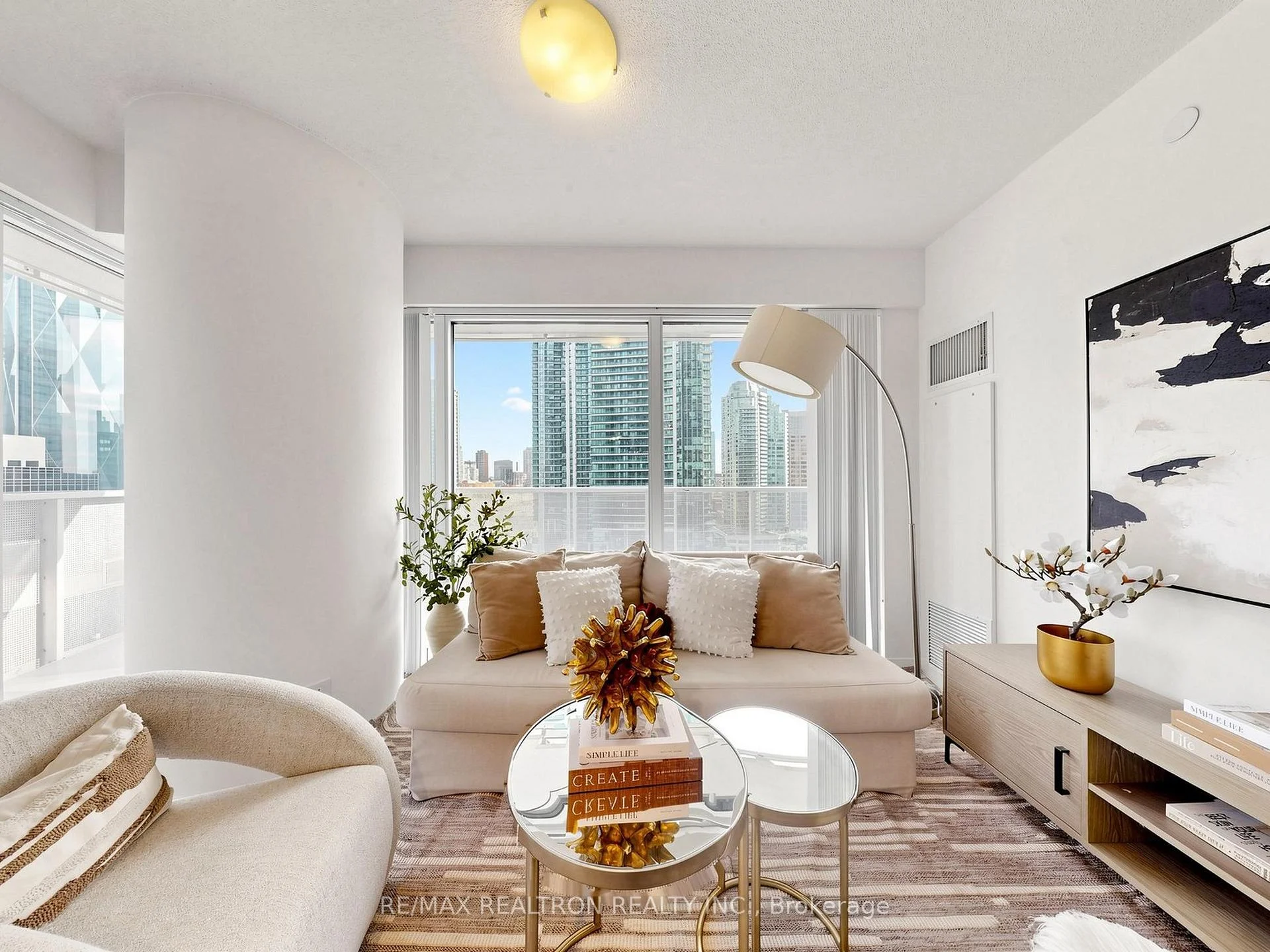Photo 9 of Unit 1504, 88 Harbour Street, Toronto, Waterfront Communities — HOMEH