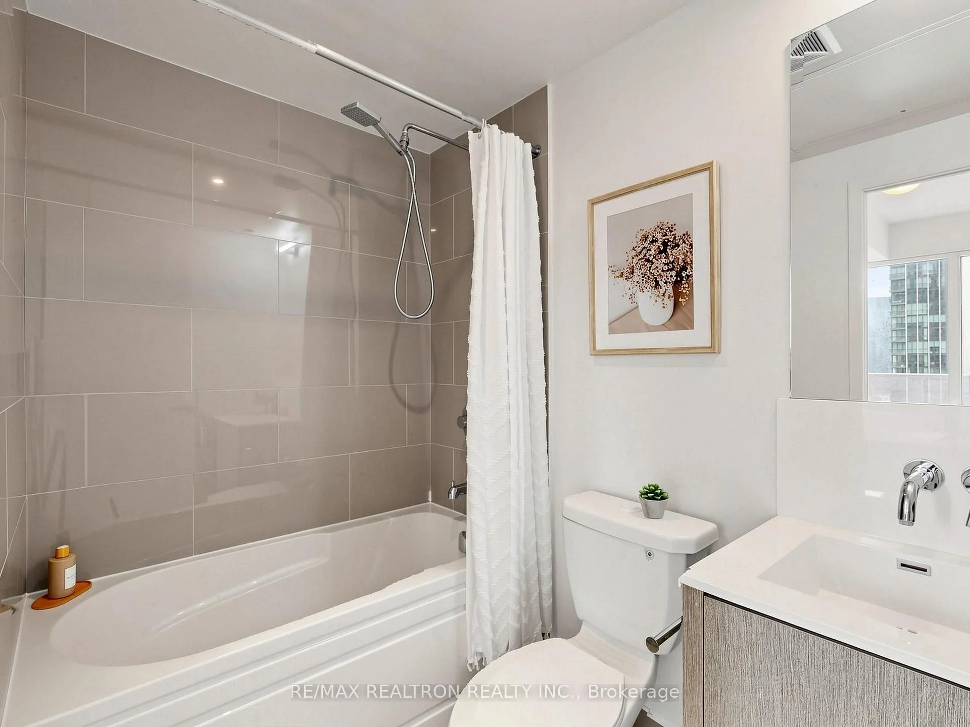 Photo 18 of Unit 1504, 88 Harbour Street, Toronto, Waterfront Communities — HOMEH