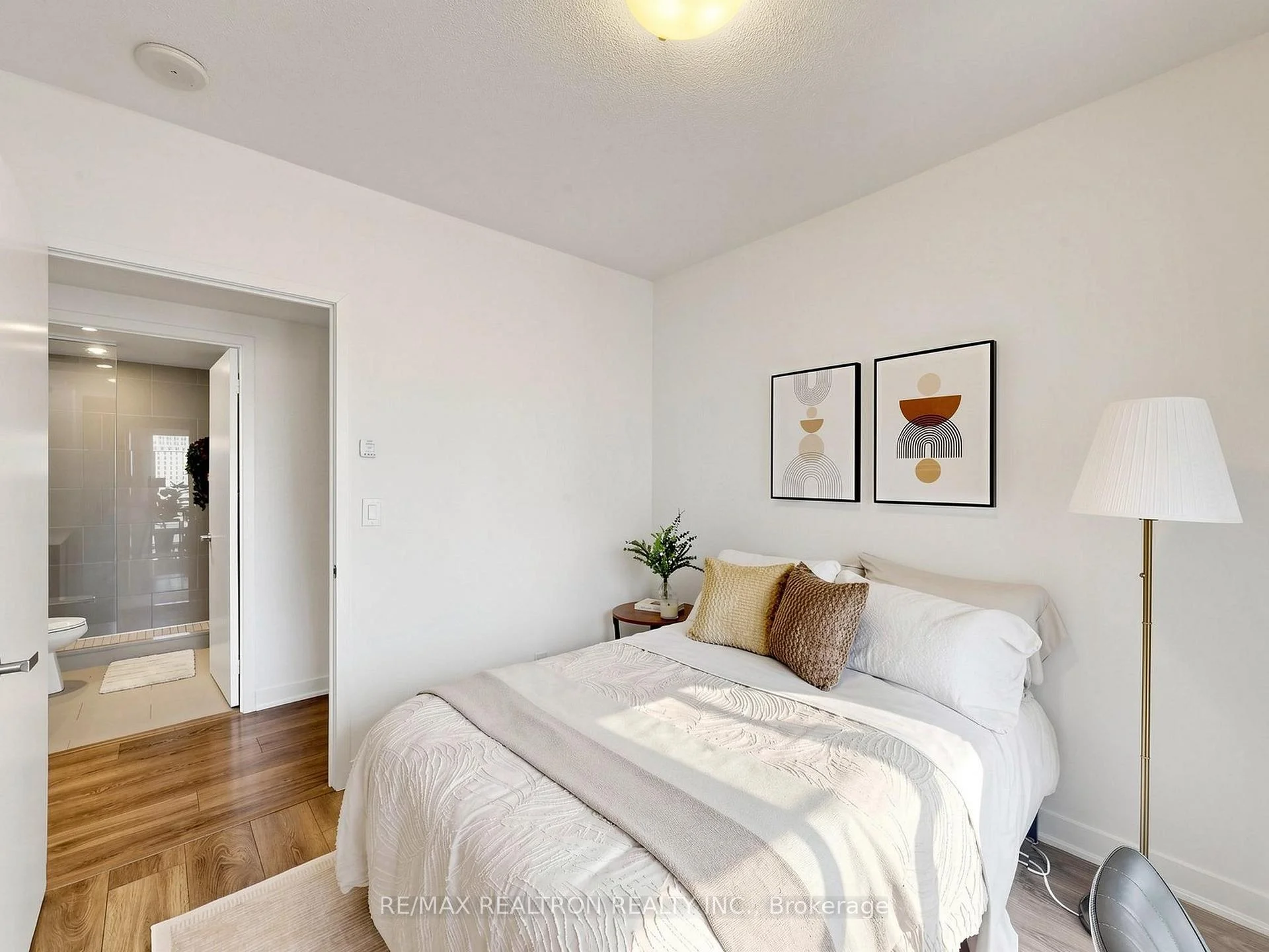 Photo 20 of Unit 1504, 88 Harbour Street, Toronto, Waterfront Communities — HOMEH