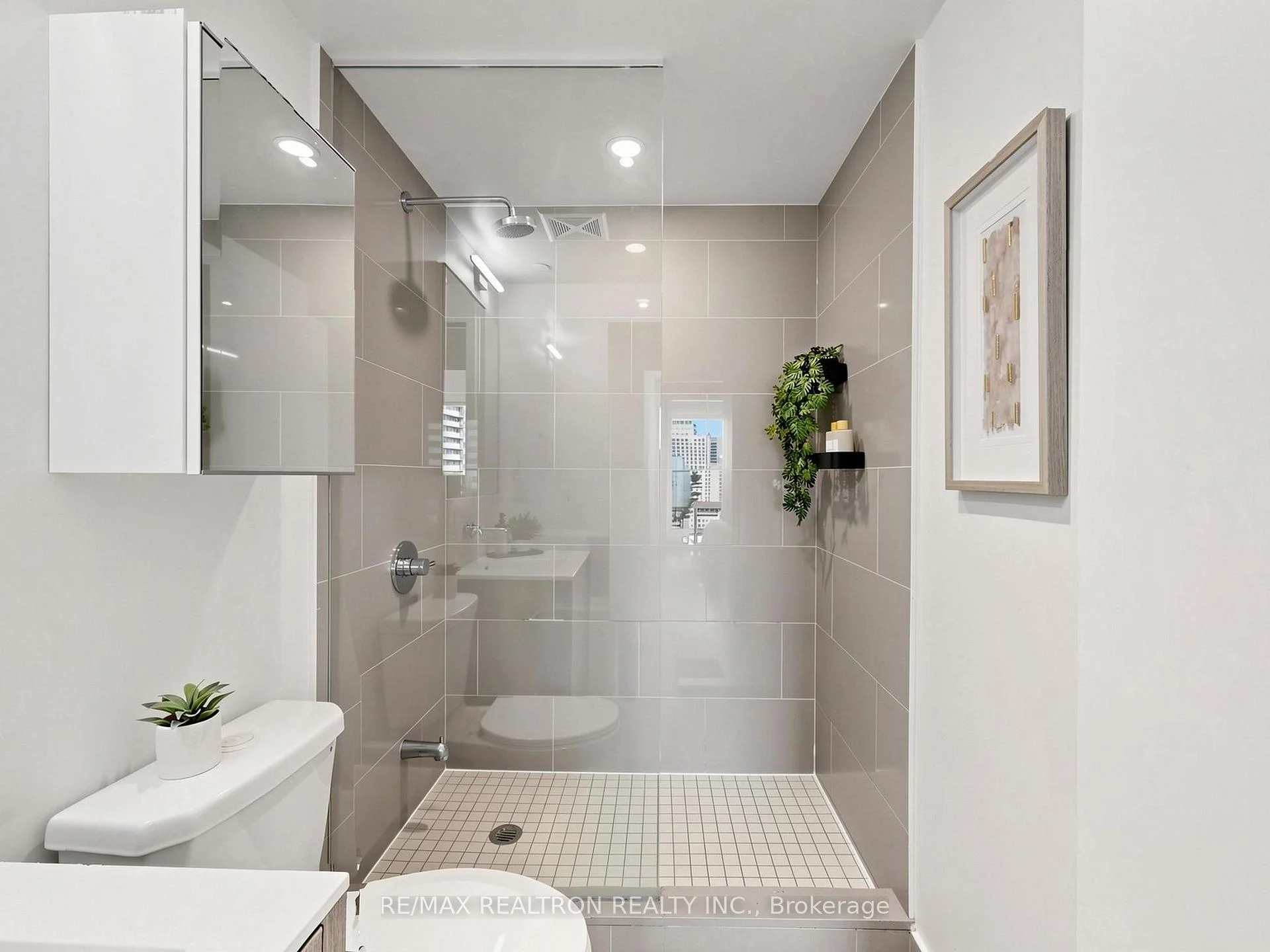 Photo 23 of Unit 1504, 88 Harbour Street, Toronto, Waterfront Communities — HOMEH