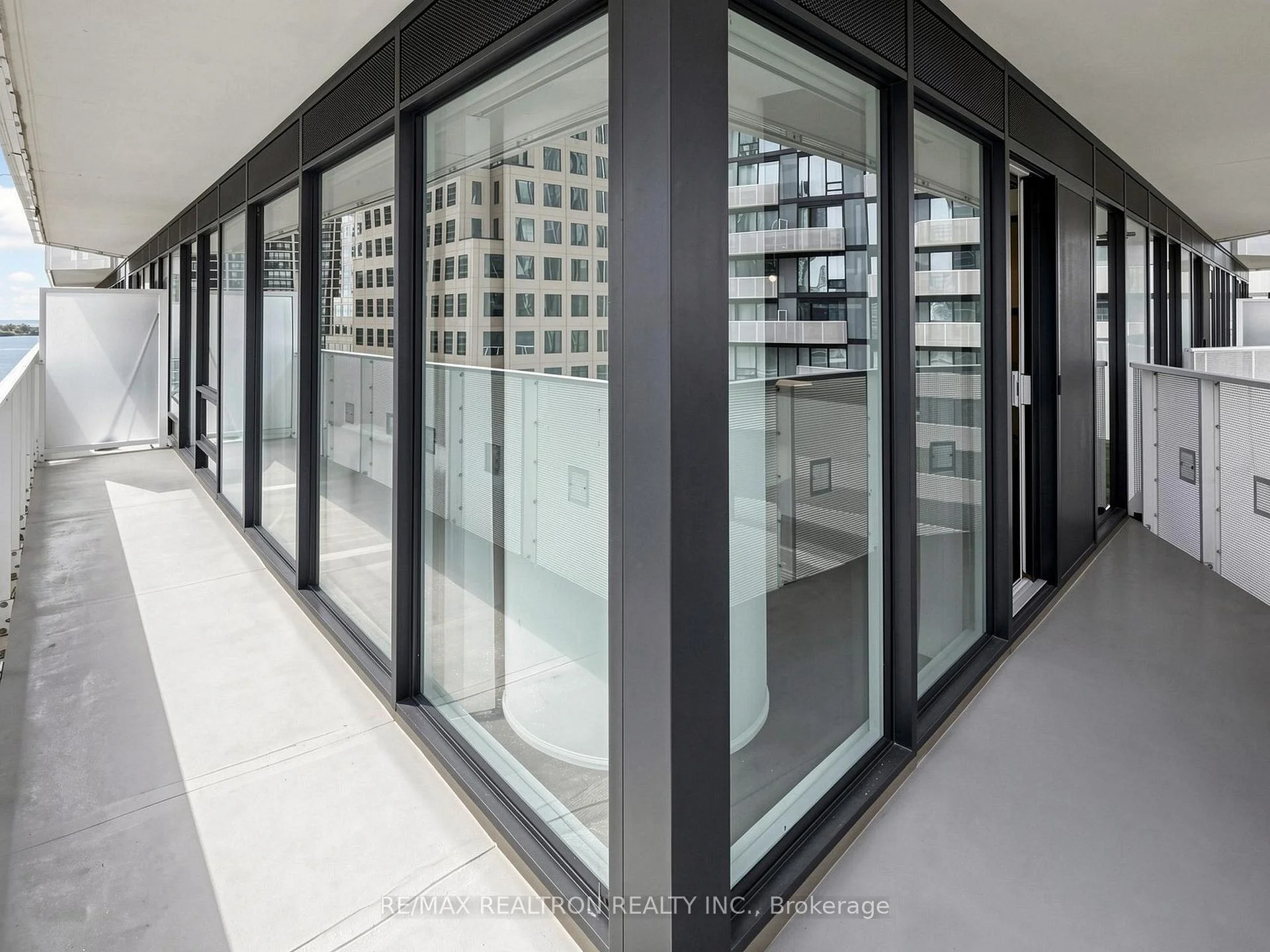 Photo 26 of Unit 1504, 88 Harbour Street, Toronto, Waterfront Communities — HOMEH