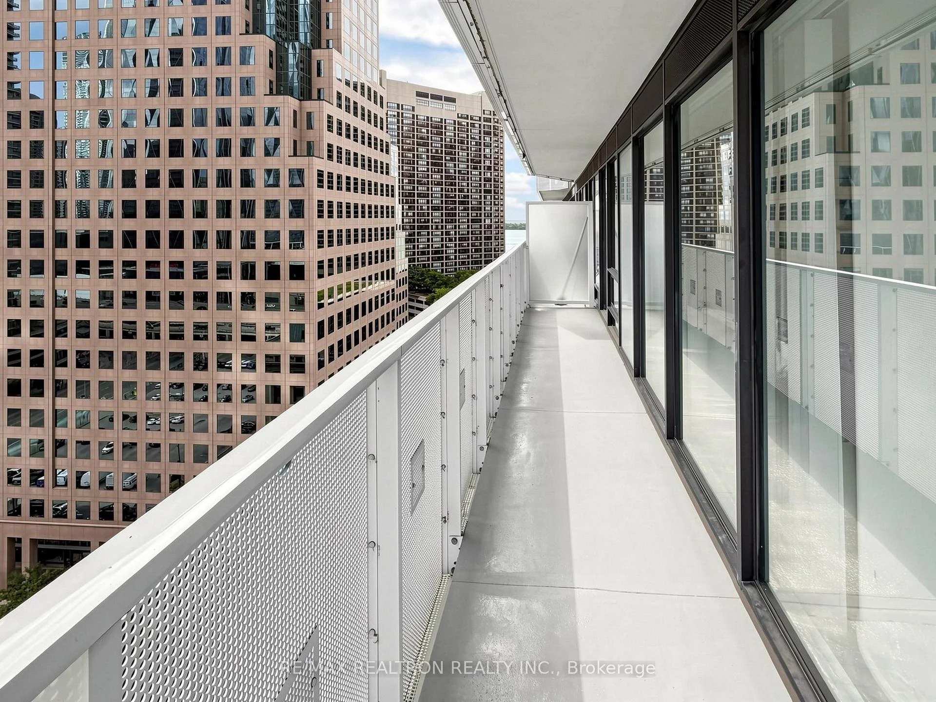 Photo 28 of Unit 1504, 88 Harbour Street, Toronto, Waterfront Communities — HOMEH