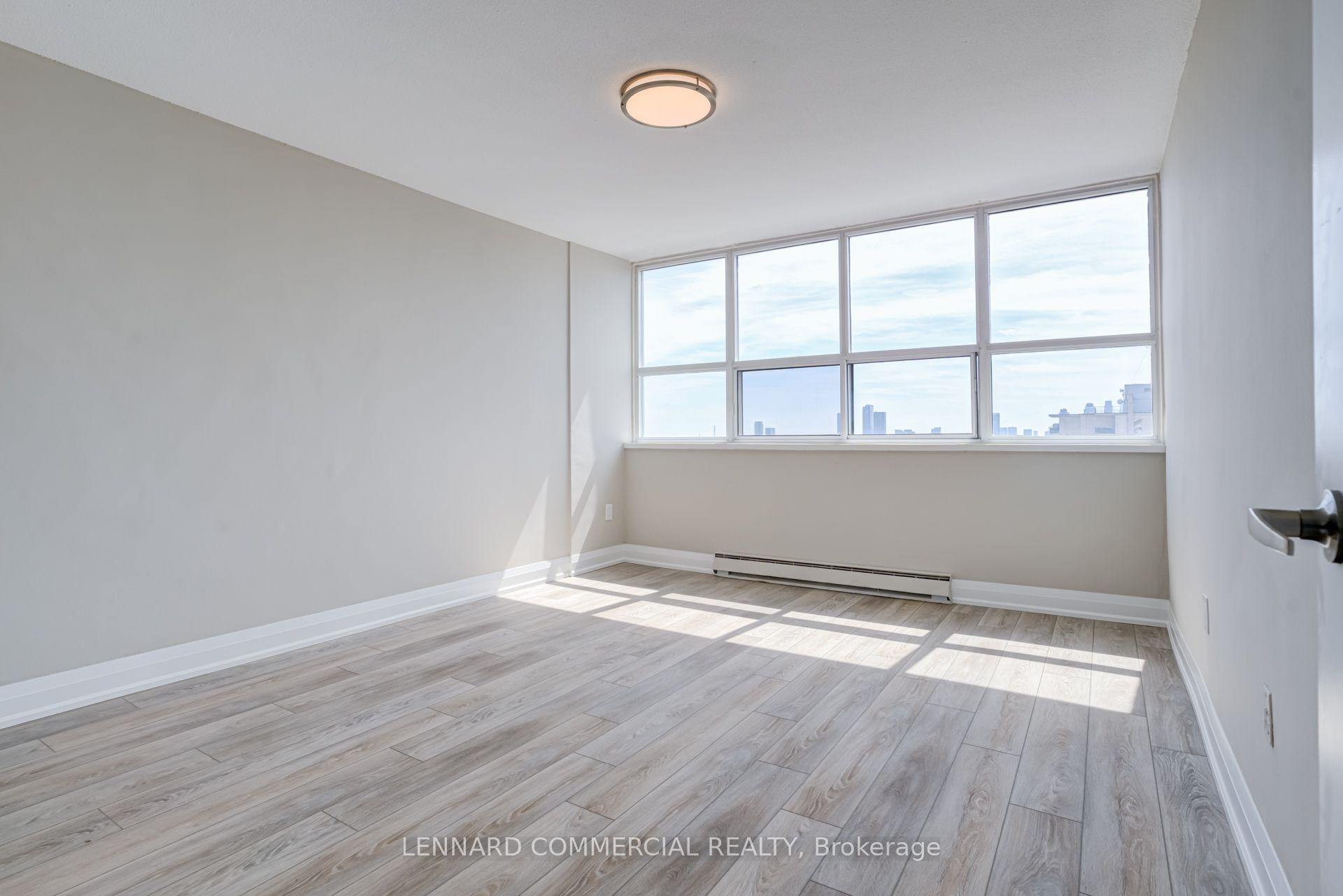 Photo 5 of Unit 3207, 60 Pleasant Boulevard, Toronto, Rosedale-Moore Park — HOMEH