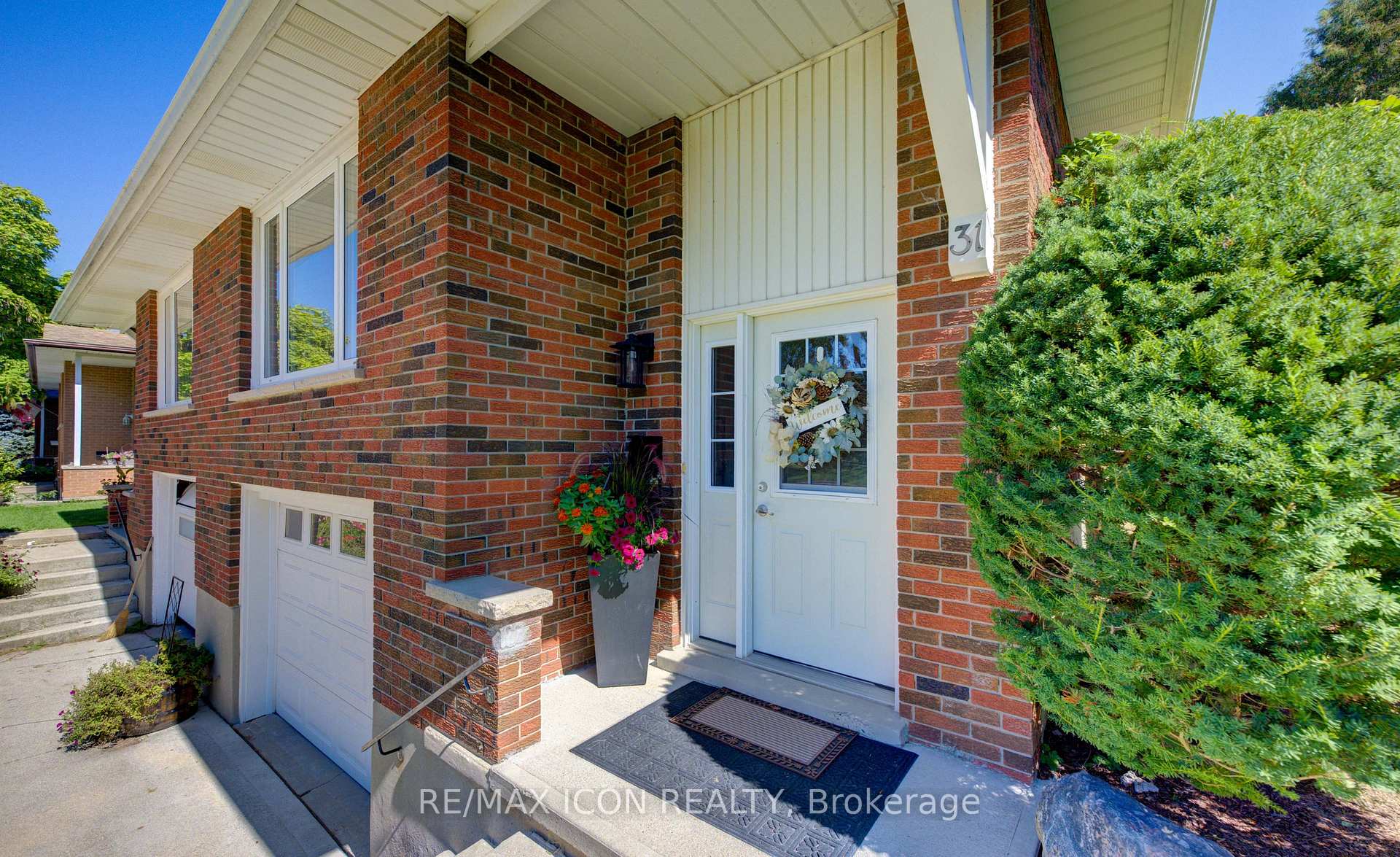 Photo 3 of 31 Grosbeak Road, Woolwich, Elmira — HOMEH