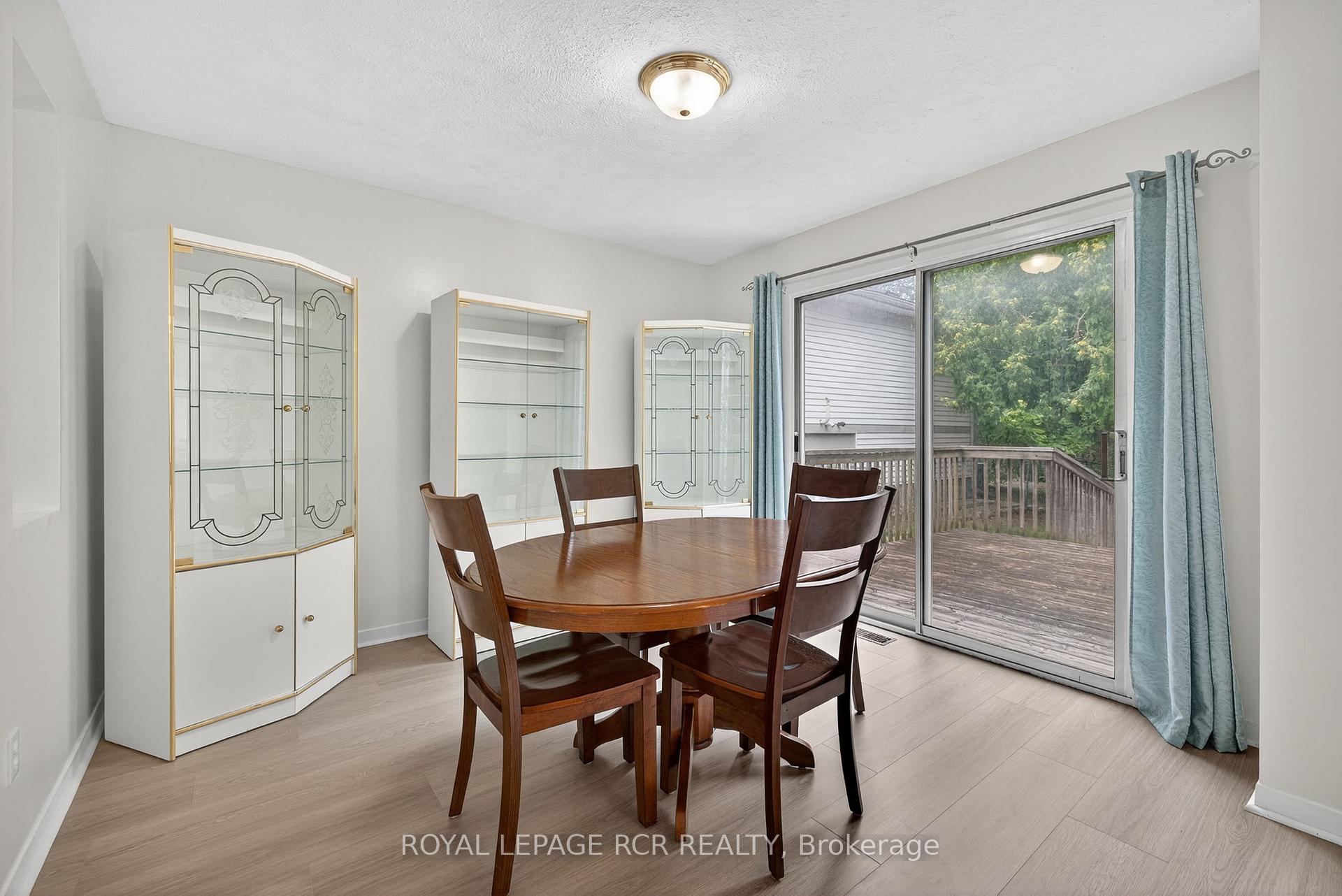 Photo 16 of 856 Magnolia Avenue, Newmarket, Huron Heights-Leslie Valley — HOMEH
