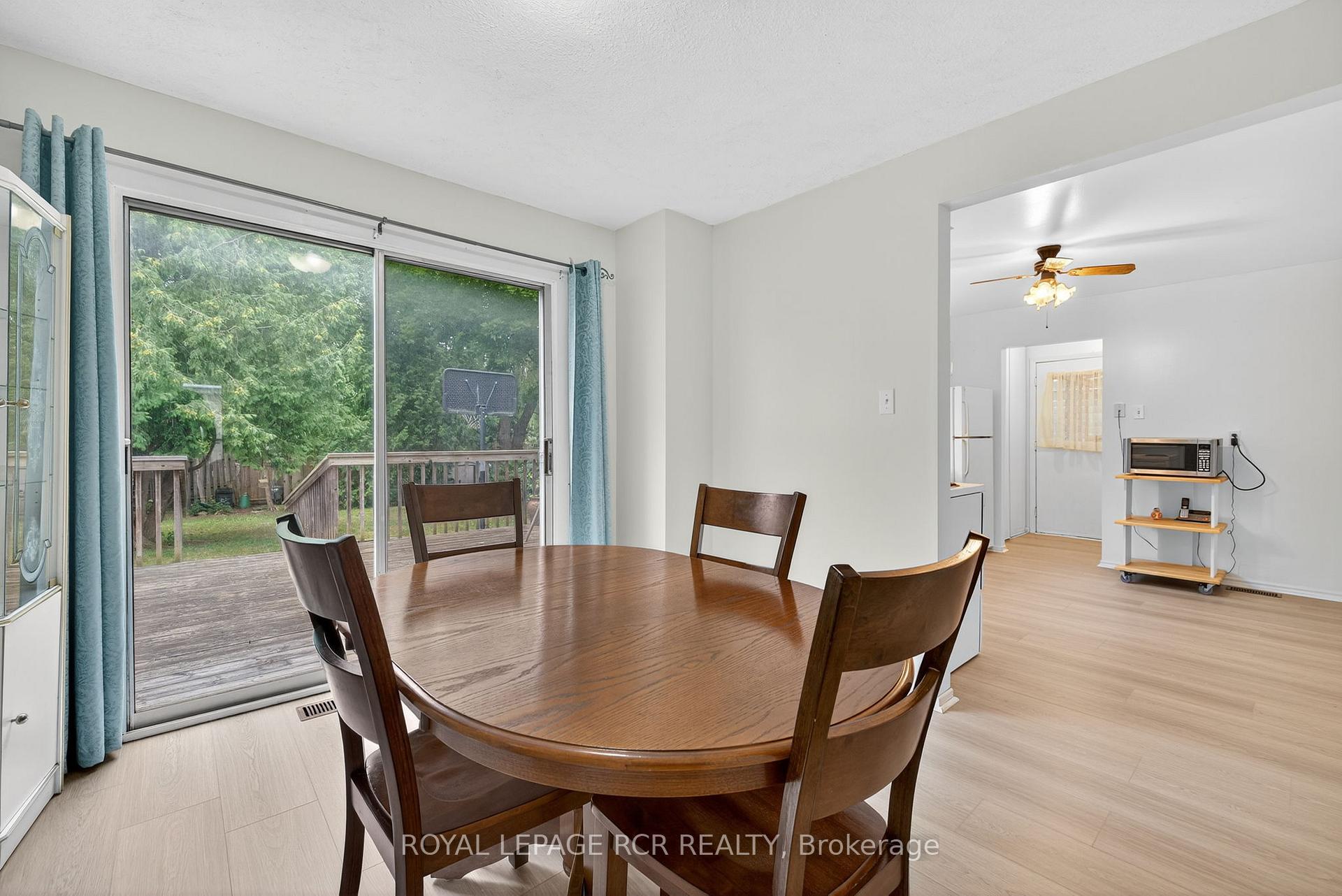 Photo 18 of 856 Magnolia Avenue, Newmarket, Huron Heights-Leslie Valley — HOMEH