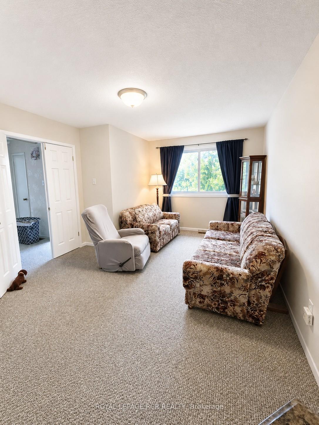 Photo 24 of 856 Magnolia Avenue, Newmarket, Huron Heights-Leslie Valley — HOMEH