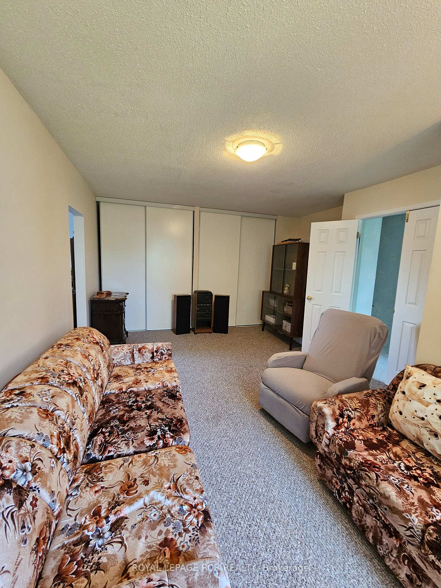 Photo 25 of 856 Magnolia Avenue, Newmarket, Huron Heights-Leslie Valley — HOMEH
