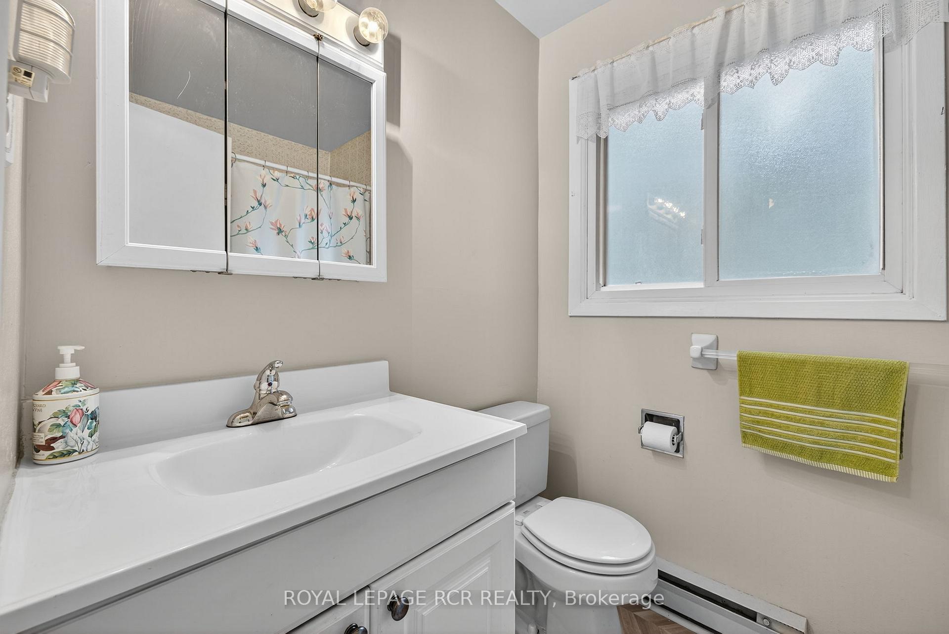 Photo 27 of 856 Magnolia Avenue, Newmarket, Huron Heights-Leslie Valley — HOMEH