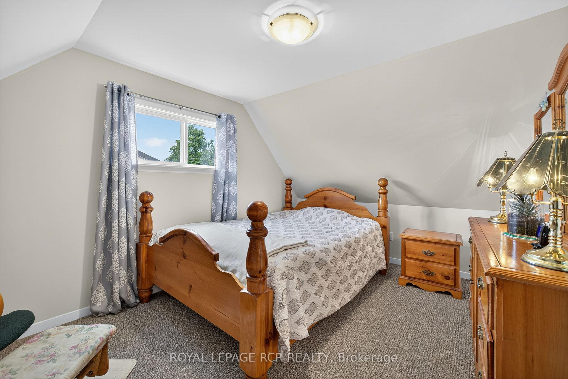 Photo 32 of 856 Magnolia Avenue, Newmarket, Huron Heights-Leslie Valley — HOMEH