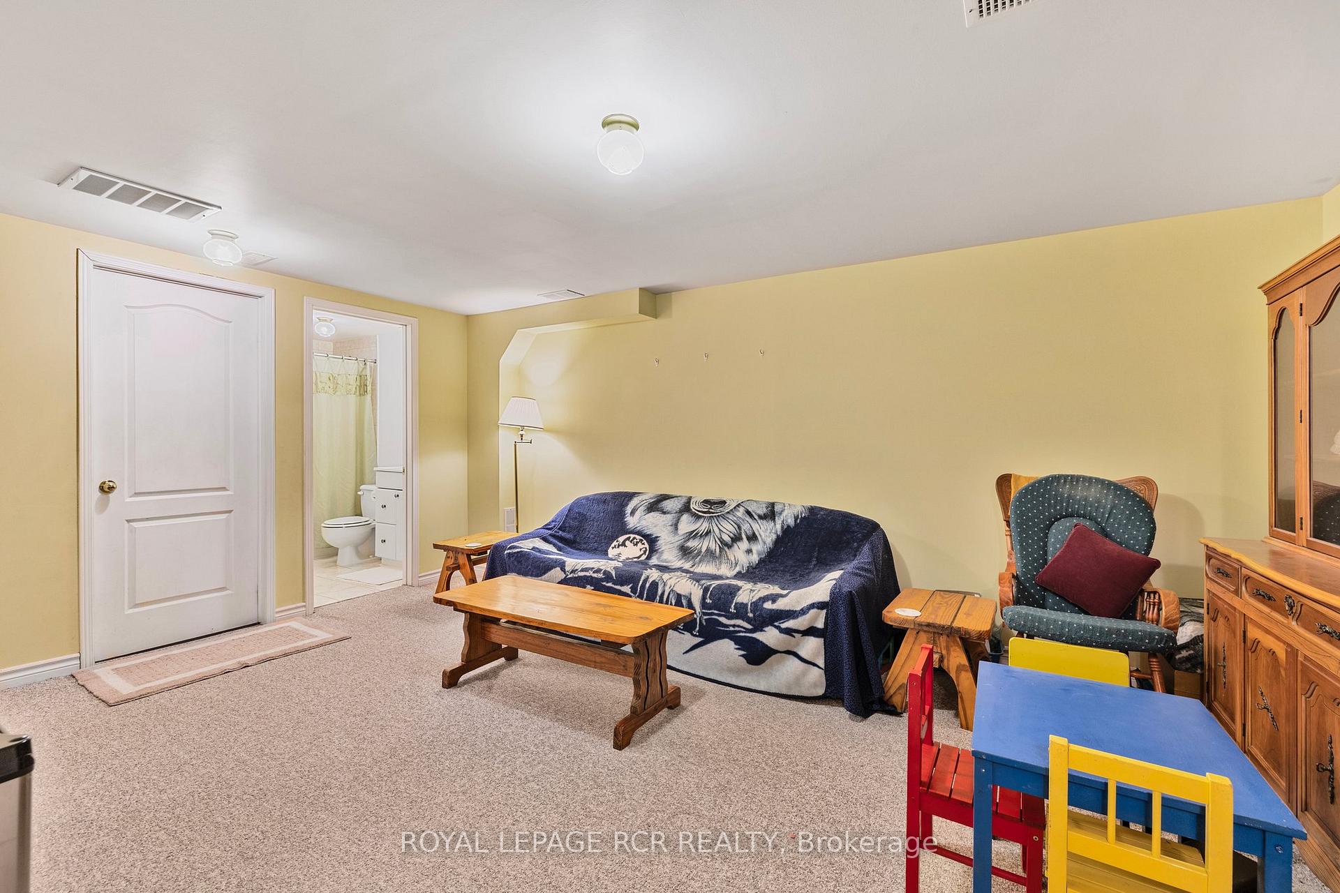 Photo 36 of 856 Magnolia Avenue, Newmarket, Huron Heights-Leslie Valley — HOMEH