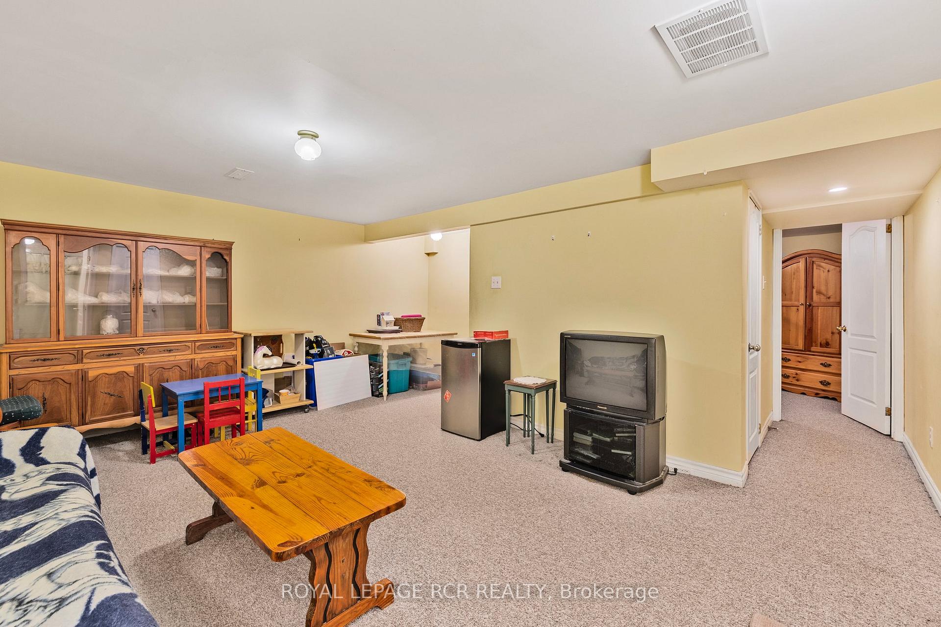 Photo 37 of 856 Magnolia Avenue, Newmarket, Huron Heights-Leslie Valley — HOMEH