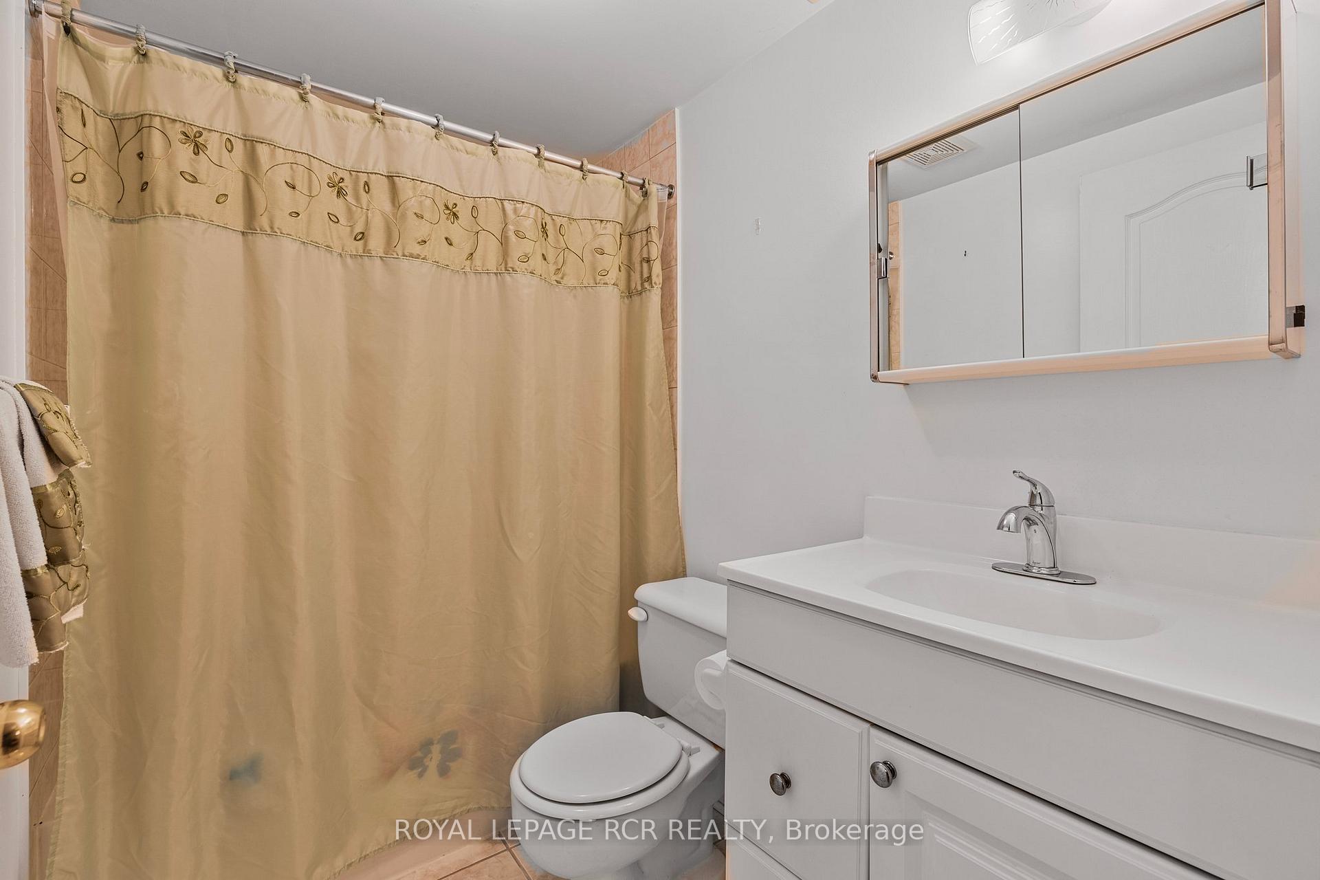 Photo 38 of 856 Magnolia Avenue, Newmarket, Huron Heights-Leslie Valley — HOMEH