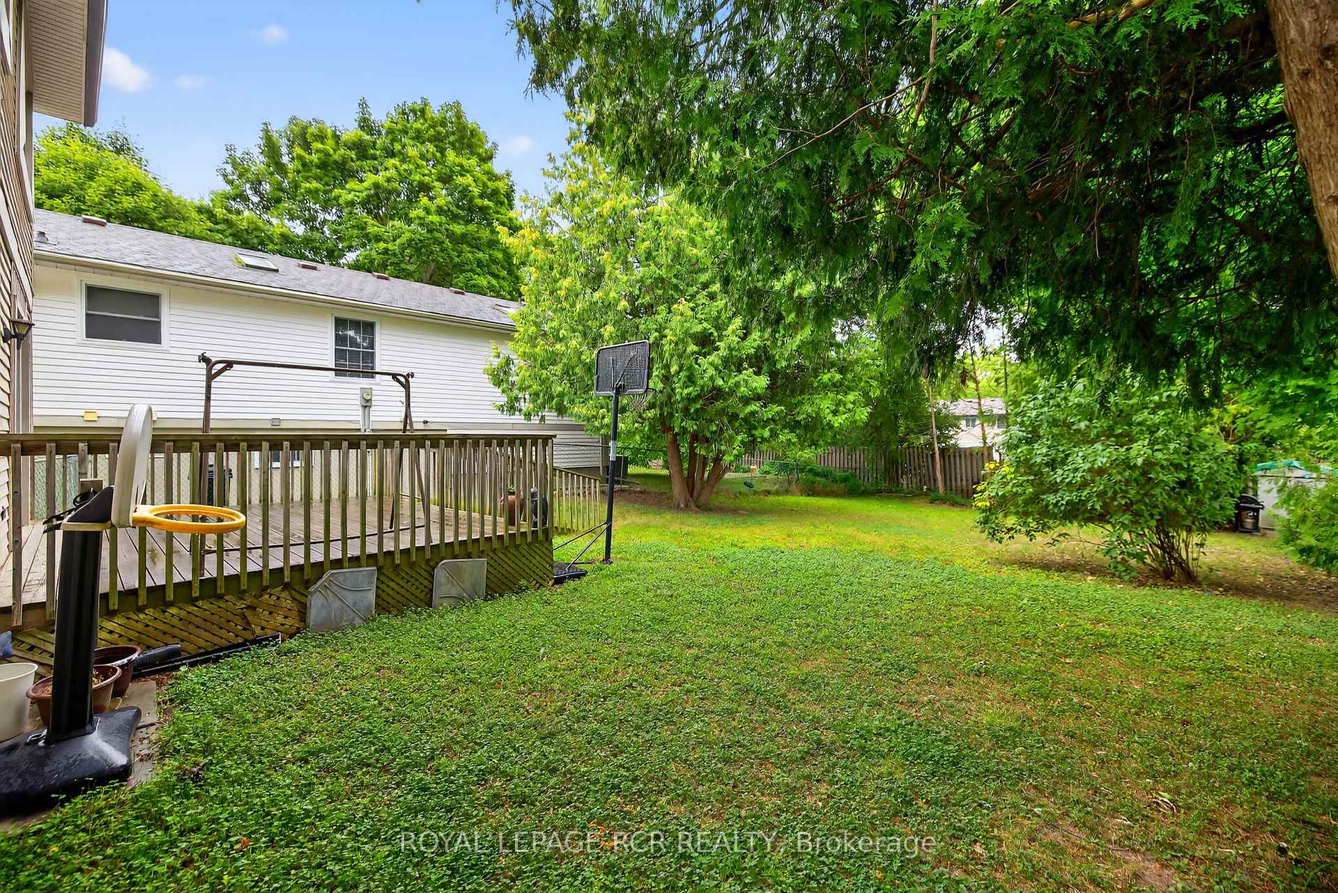 Photo 42 of 856 Magnolia Avenue, Newmarket, Huron Heights-Leslie Valley — HOMEH