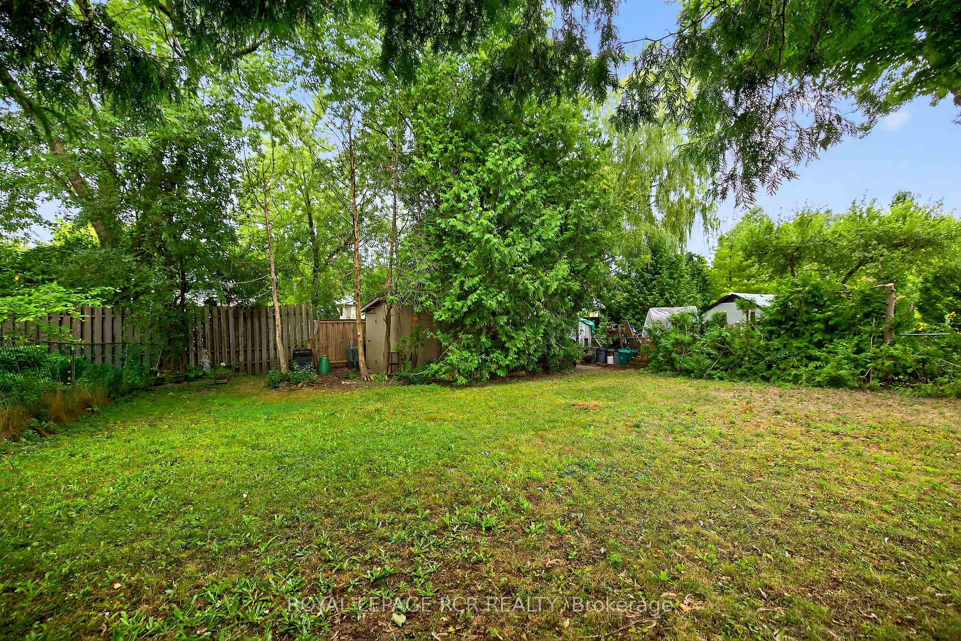 Photo 44 of 856 Magnolia Avenue, Newmarket, Huron Heights-Leslie Valley — HOMEH